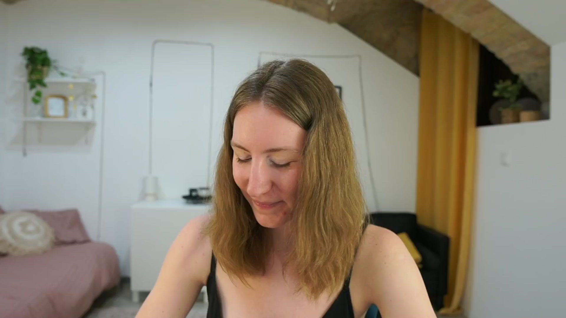 Gallery image thumbnail from Samantha_Snt's myfreecams stream on, 05/05/2024, 12:57 image 16 of 20