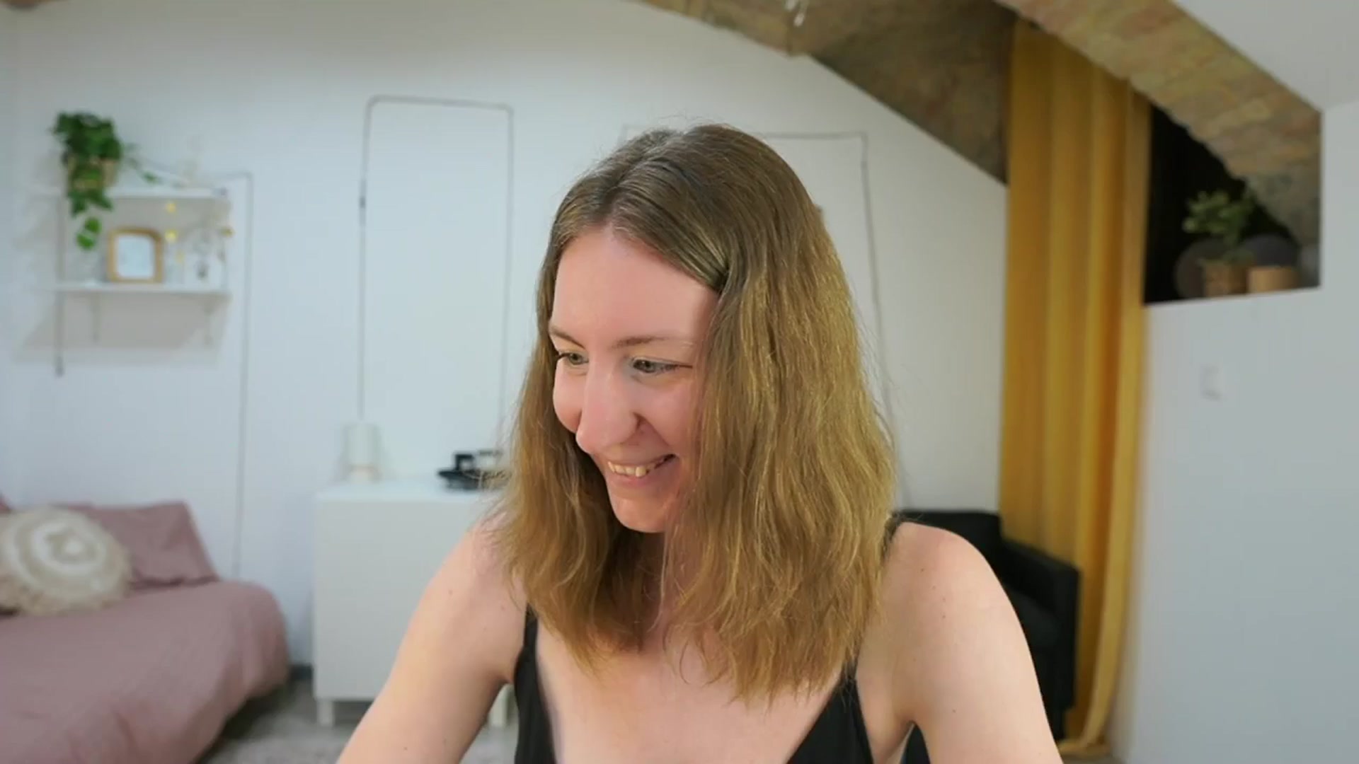 Gallery image thumbnail from Samantha_Snt's myfreecams stream on, 05/05/2024, 12:57 image 20 of 20