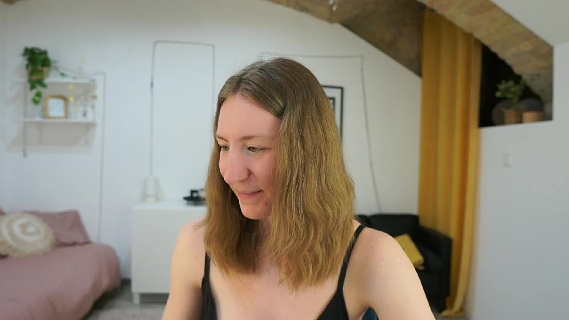 Gallery image thumbnail from Samantha_Snt's myfreecams stream on, 05/05/2024, 12:57 image 13 of 20