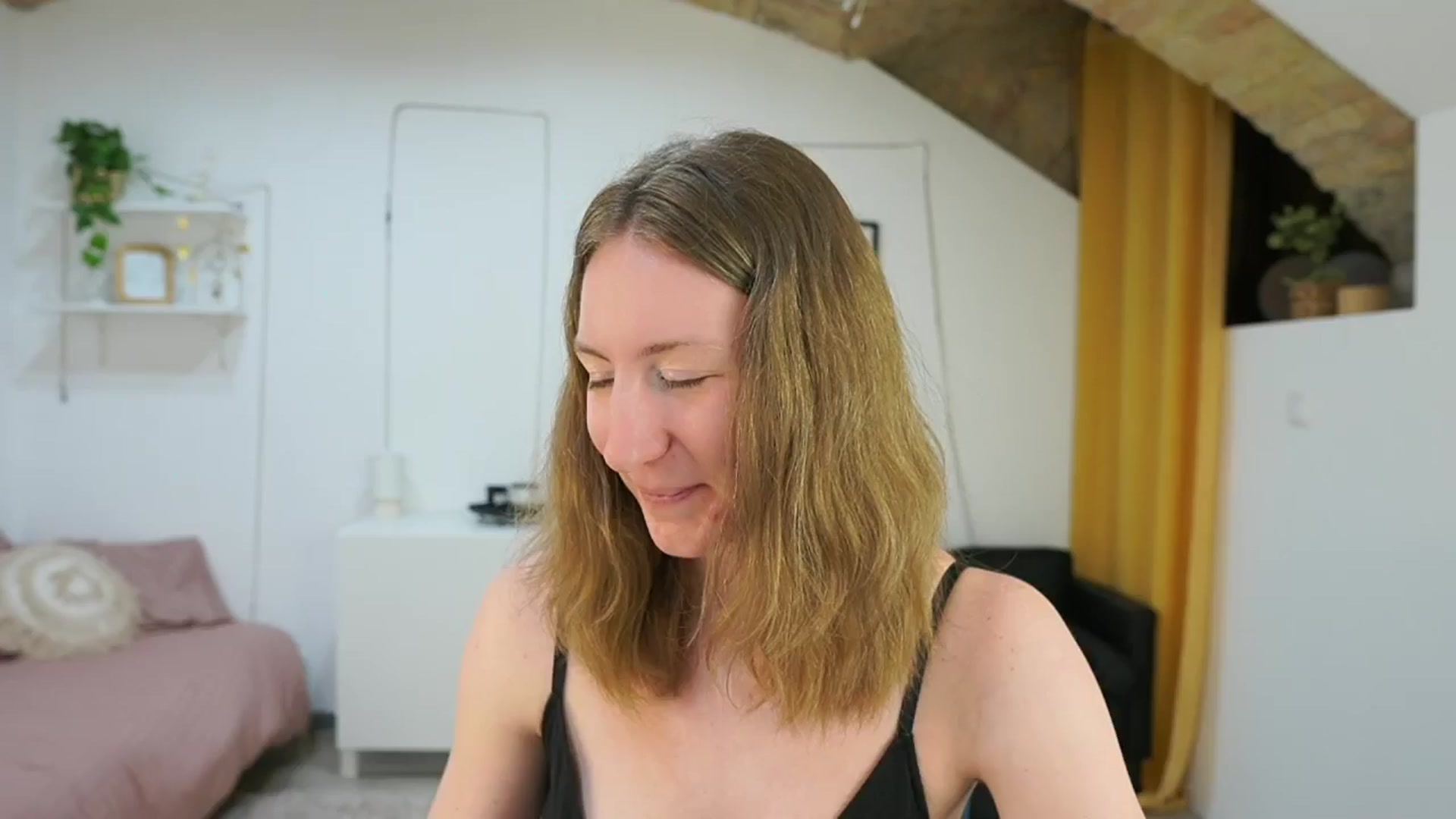 Gallery image thumbnail from Samantha_Snt's myfreecams stream on, 05/05/2024, 12:57 image 19 of 20