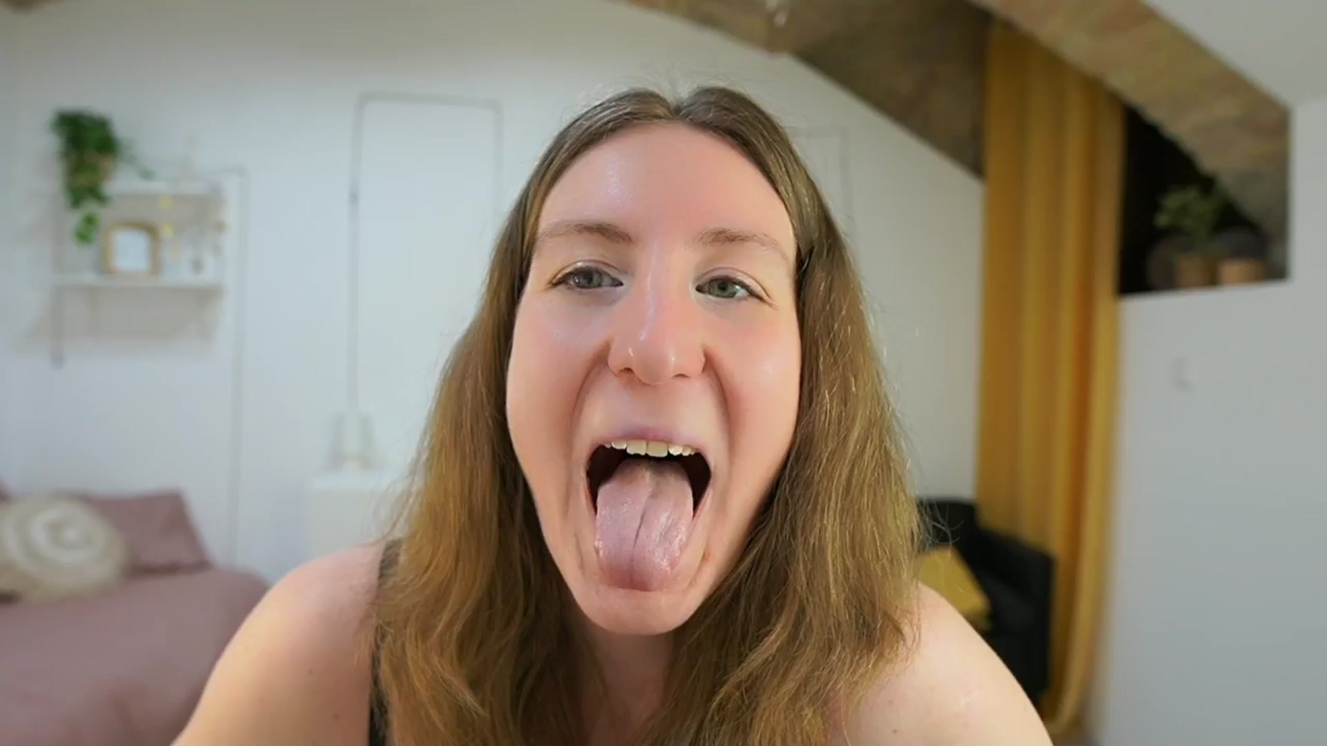 Gallery image thumbnail from Samantha_Snt's myfreecams stream on, 05/05/2024, 12:57 image 14 of 20