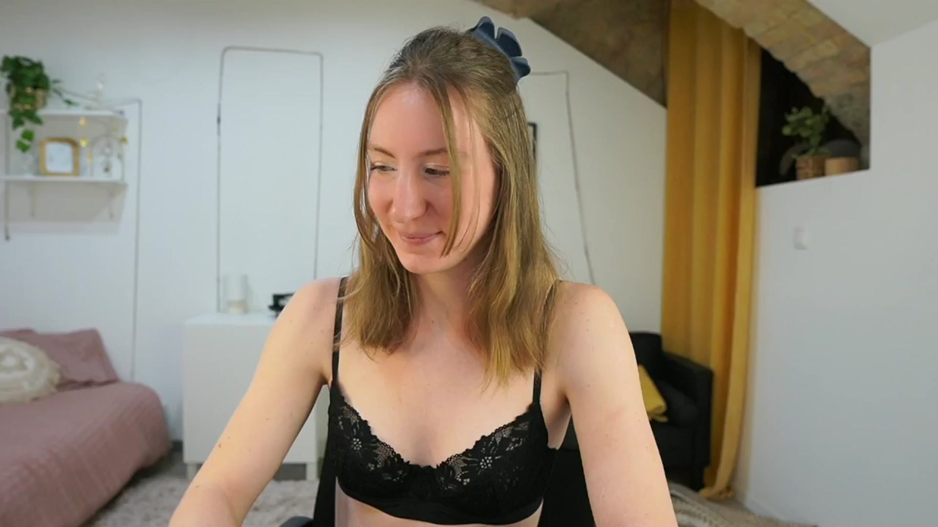Gallery image thumbnail from Samantha_Snt's myfreecams stream on, 05/08/2024, 10:13 image 18 of 20