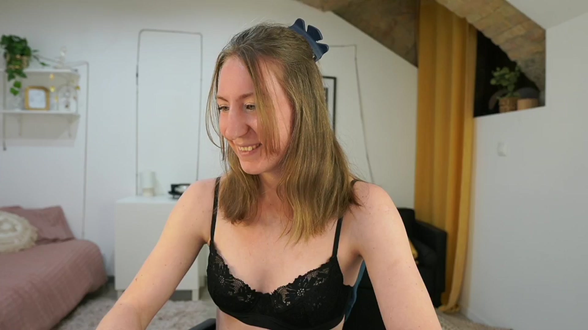 Gallery image thumbnail from Samantha_Snt's myfreecams stream on, 05/08/2024, 10:59 image 12 of 20