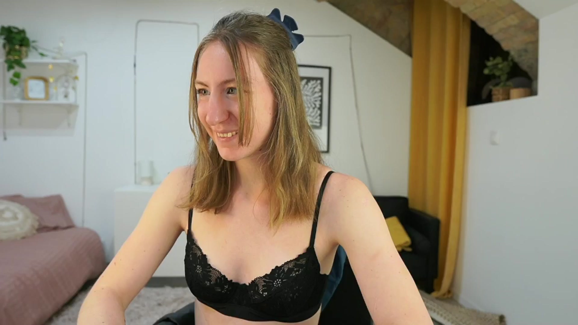 Gallery image thumbnail from Samantha_Snt's myfreecams stream on, 05/08/2024, 12:14 image 13 of 20
