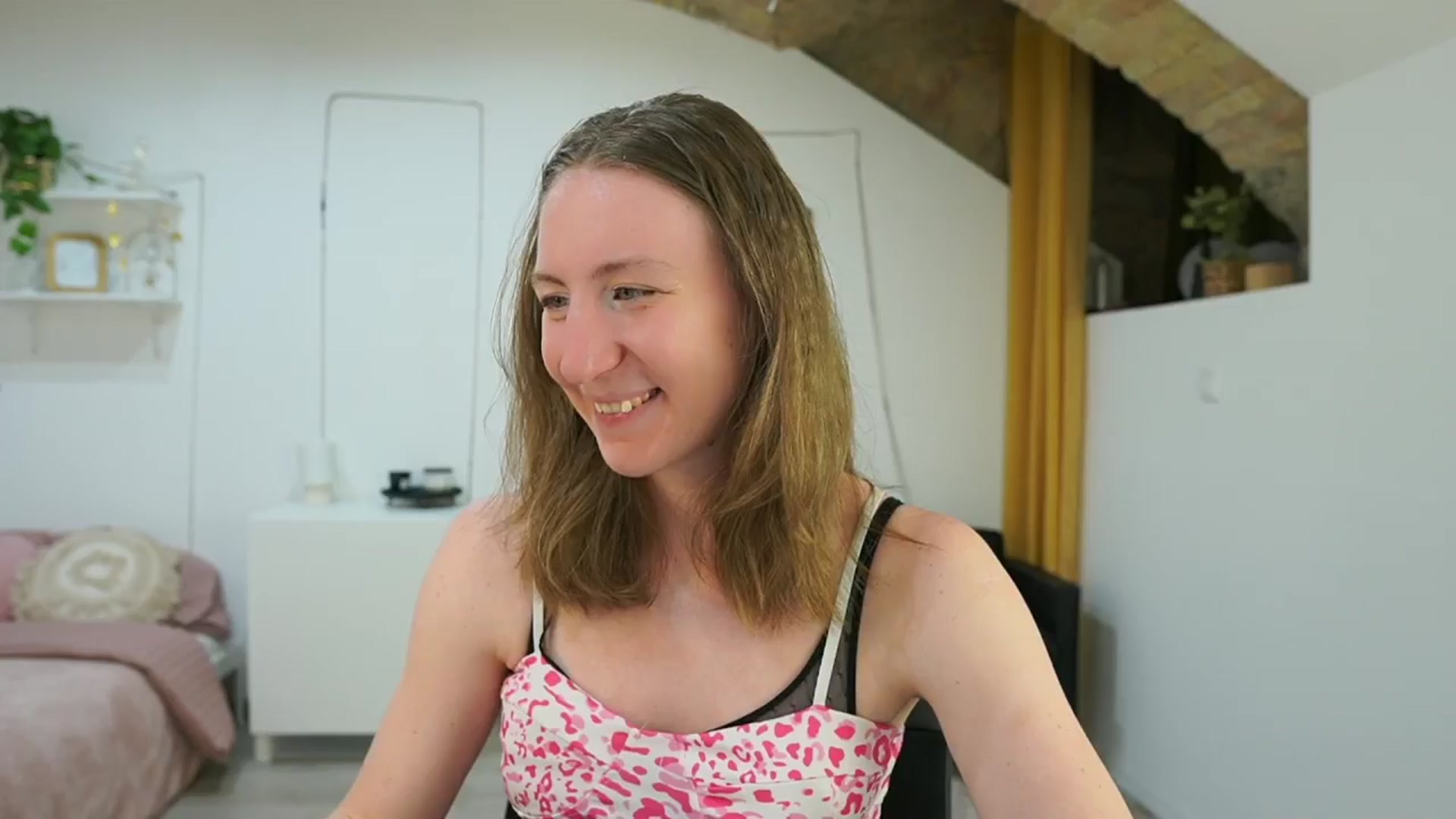 Gallery image thumbnail from Samantha_Snt's myfreecams stream on, 05/12/2024, 15:42 image 7 of 20