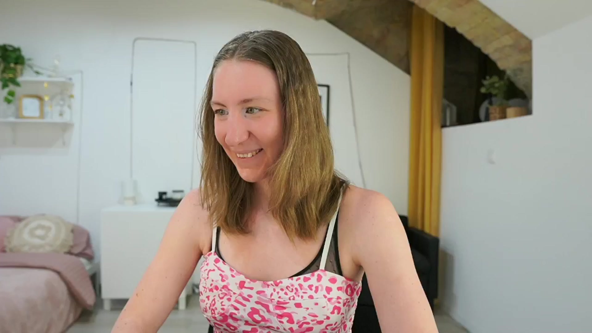 Gallery image thumbnail from Samantha_Snt's myfreecams stream on, 05/12/2024, 16:19 image 4 of 20