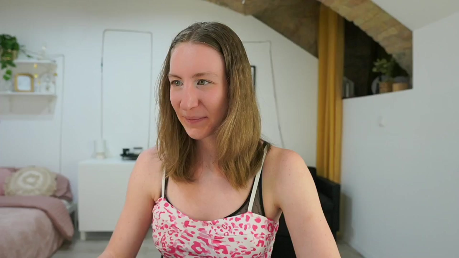 Gallery image thumbnail from Samantha_Snt's myfreecams stream on, 05/12/2024, 16:19 image 11 of 20