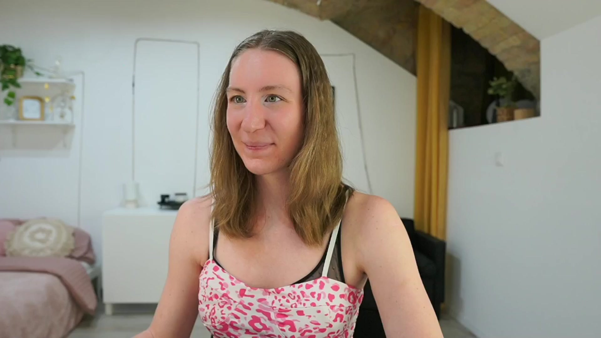 Gallery image thumbnail from Samantha_Snt's myfreecams stream on, 05/12/2024, 16:19 image 8 of 20
