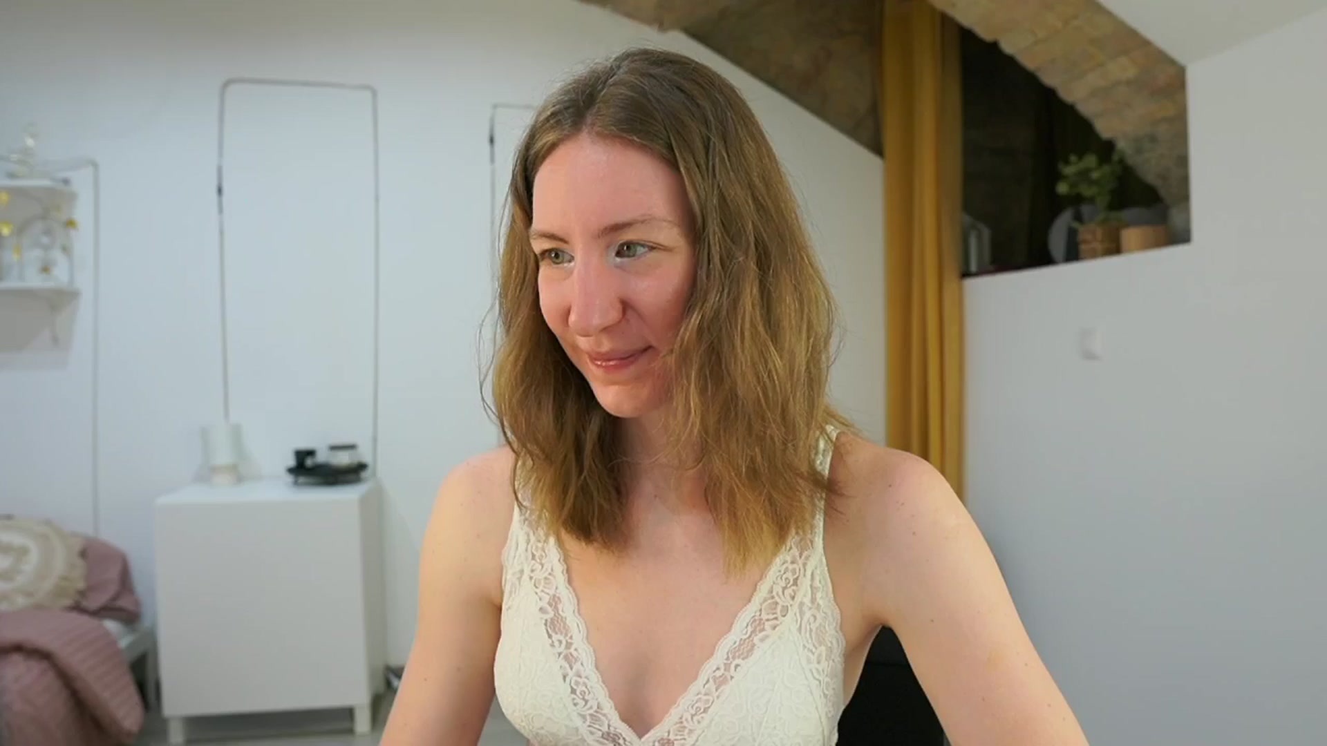 Gallery image thumbnail from Samantha_Snt's myfreecams stream on, 05/13/2024, 08:55 image 14 of 20