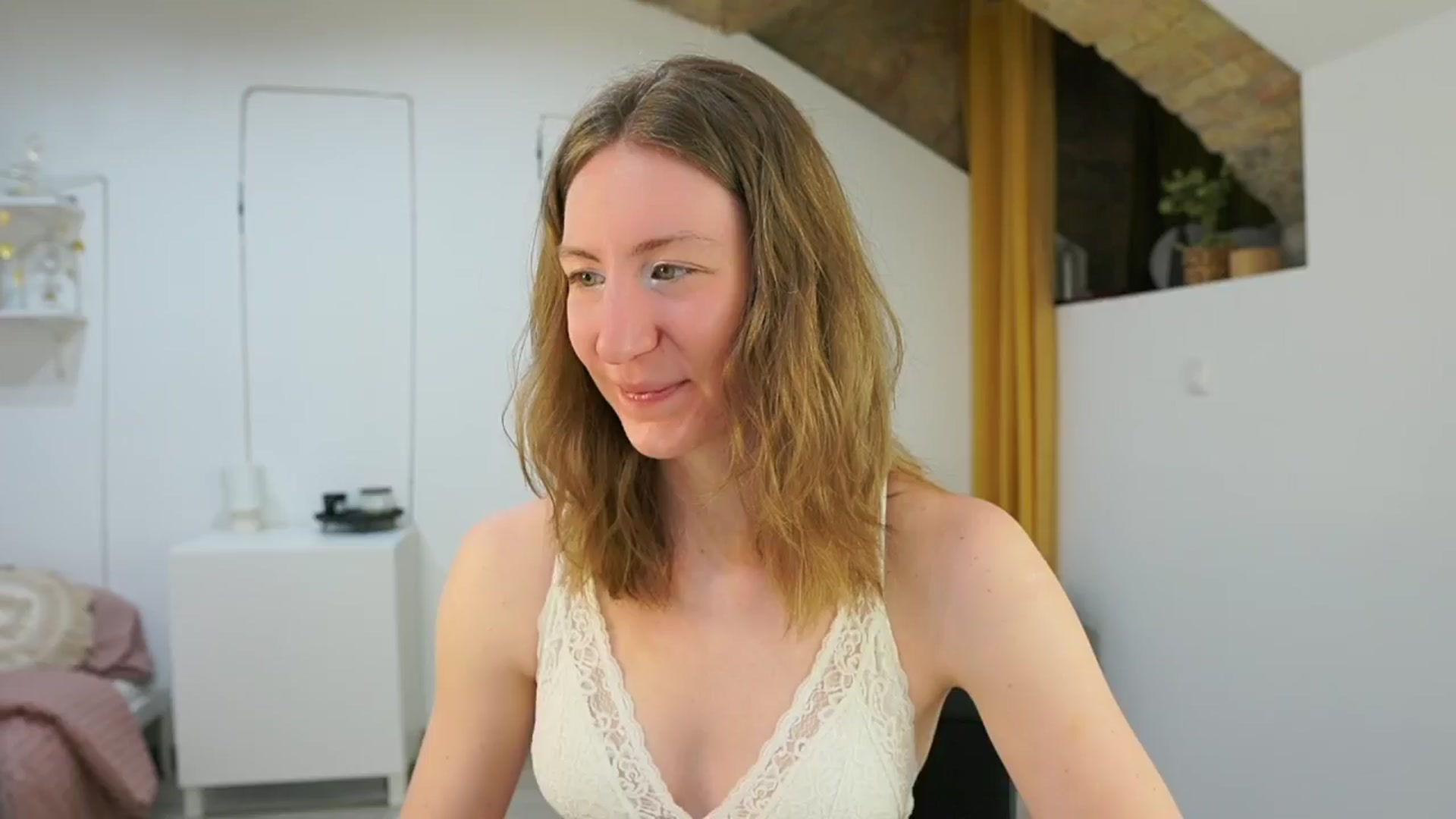 Gallery image thumbnail from Samantha_Snt's myfreecams stream on, 05/13/2024, 08:55 image 18 of 20