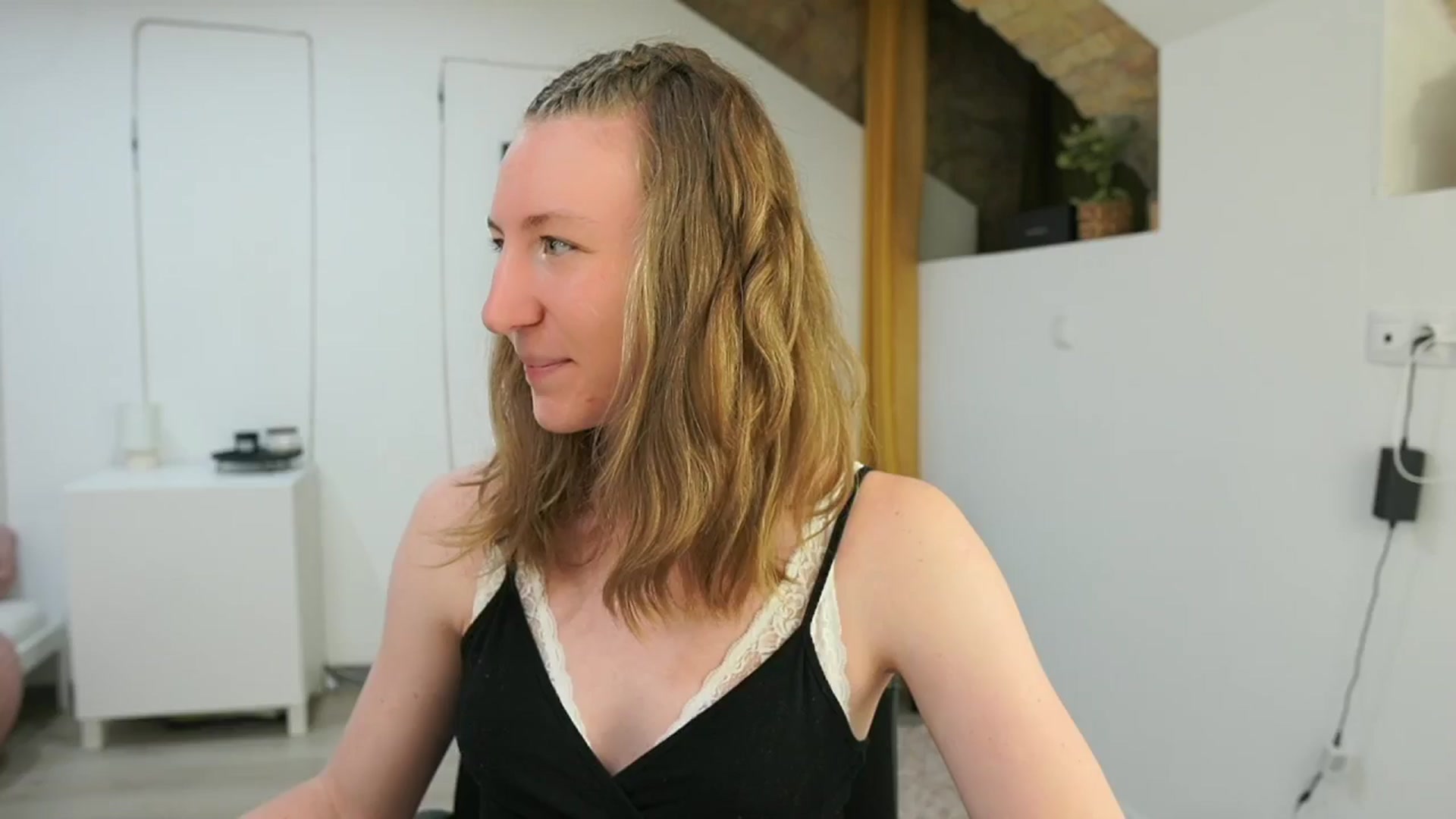 Gallery image thumbnail from Samantha_Snt's myfreecams stream on, 05/23/2024, 11:59 image 13 of 20