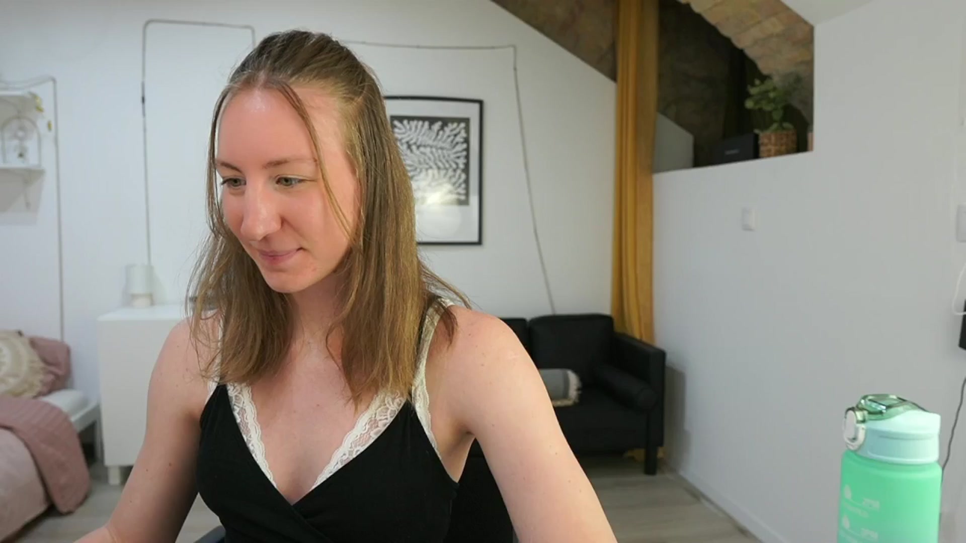 Gallery image thumbnail from Samantha_Snt's myfreecams stream on, 05/26/2024, 13:04 image 19 of 20