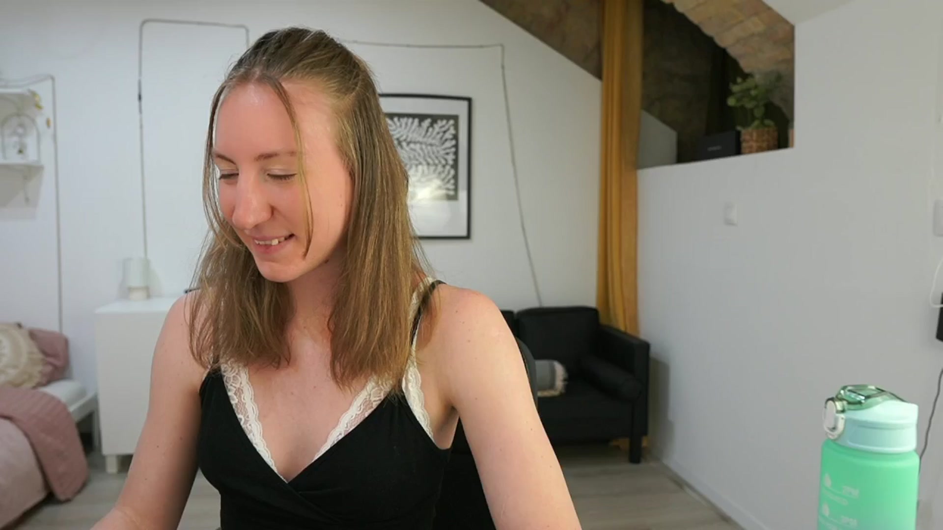 Gallery image thumbnail from Samantha_Snt's myfreecams stream on, 05/26/2024, 13:04 image 5 of 20