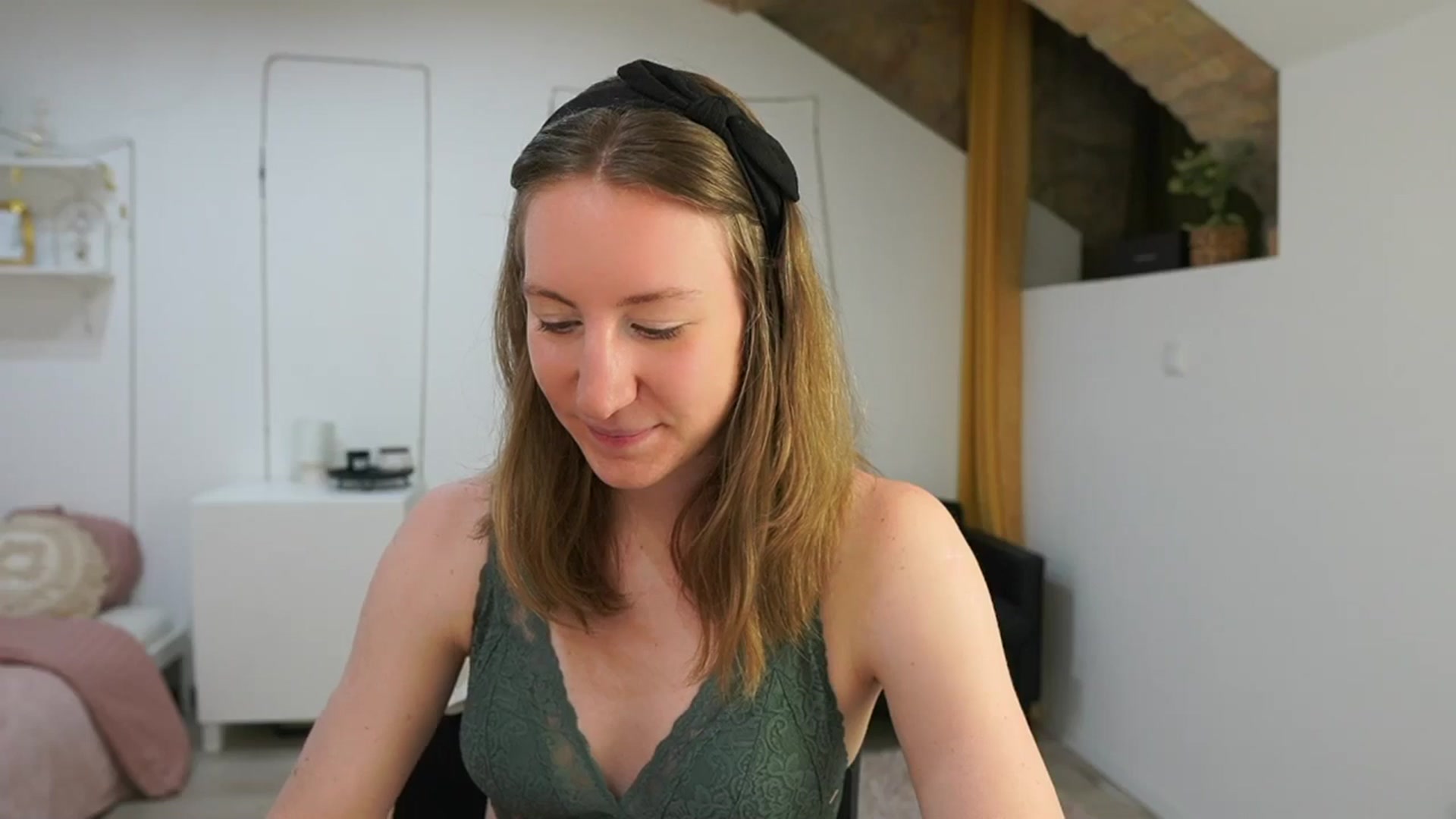 Gallery image thumbnail from Samantha_Snt's myfreecams stream on, 05/28/2024, 11:27 image 13 of 20
