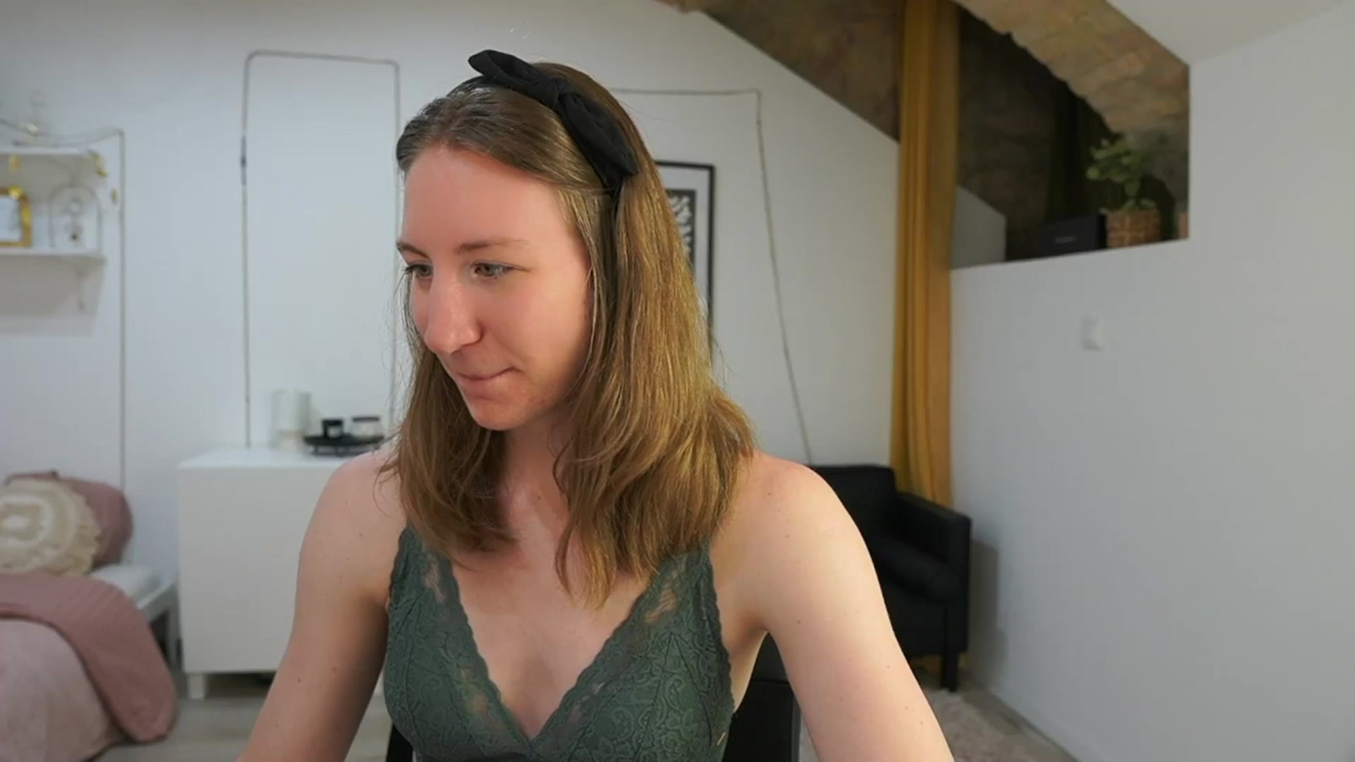 Gallery image thumbnail from Samantha_Snt's myfreecams stream on, 05/28/2024, 12:56 image 20 of 20