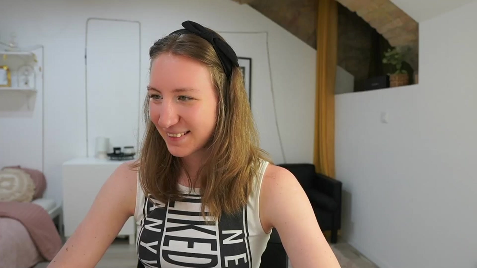Gallery image thumbnail from Samantha_Snt's myfreecams stream on, 05/28/2024, 12:56 image 7 of 20