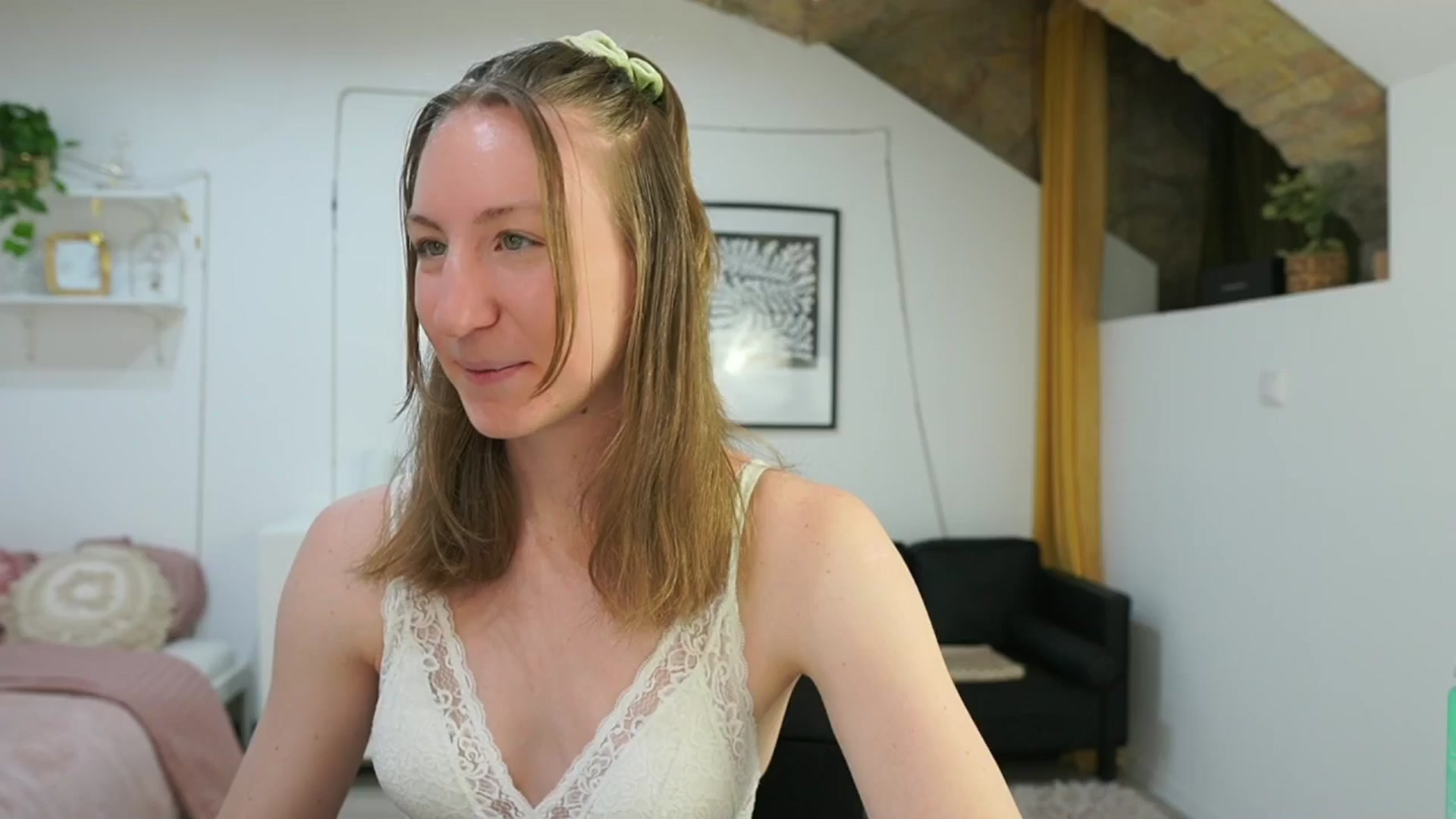 Gallery image thumbnail from Samantha_Snt's myfreecams stream on, 05/29/2024, 10:22 image 16 of 20