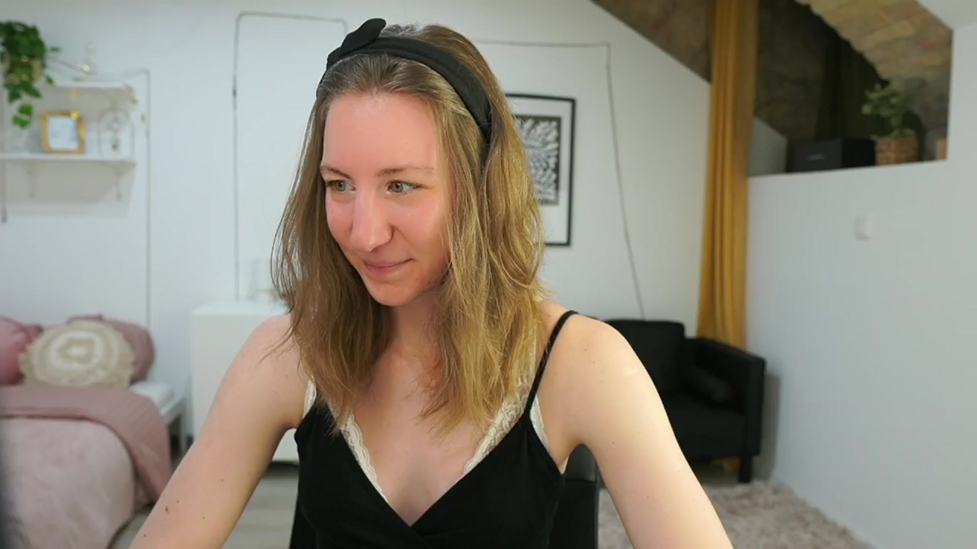 Gallery image thumbnail from Samantha_Snt's myfreecams stream on, 05/31/2024, 10:45 image 4 of 20