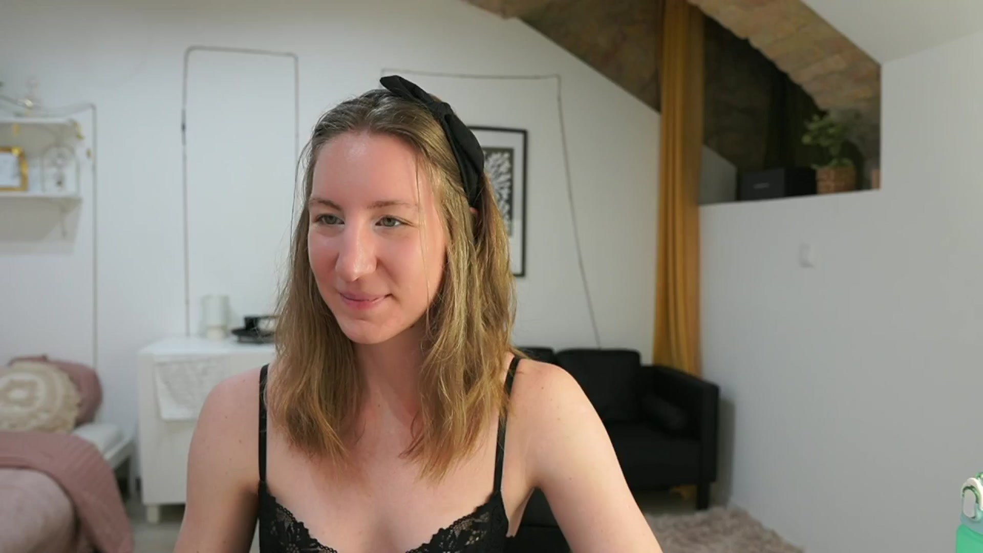 Gallery image thumbnail from Samantha_Snt's myfreecams stream on, 06/01/2024, 11:03 image 14 of 20