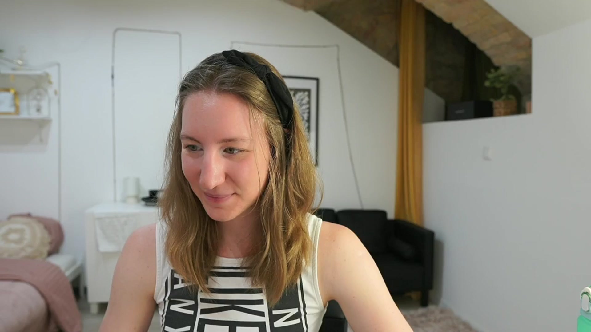Gallery image thumbnail from Samantha_Snt's myfreecams stream on, 06/01/2024, 12:16 image 17 of 20