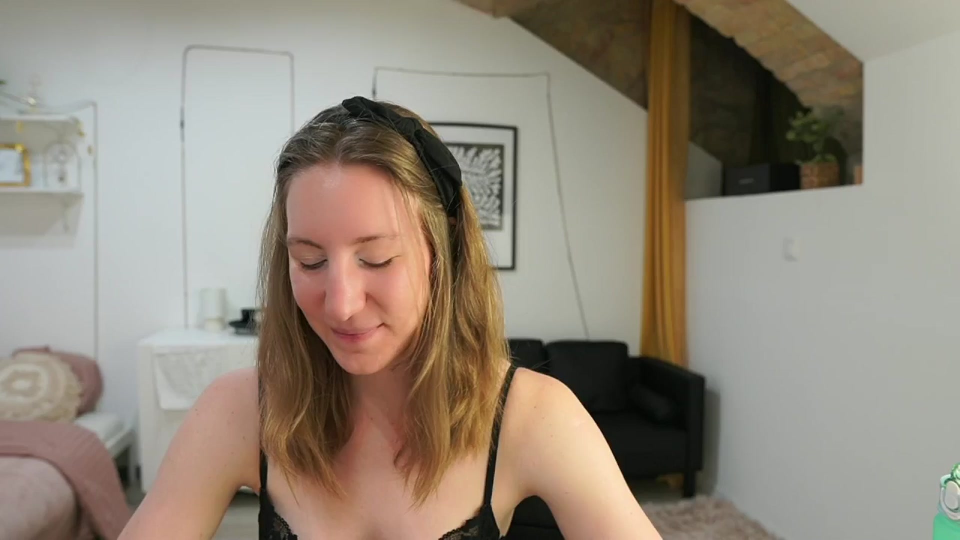 Gallery image thumbnail from Samantha_Snt's myfreecams stream on, 06/01/2024, 13:03 image 11 of 20