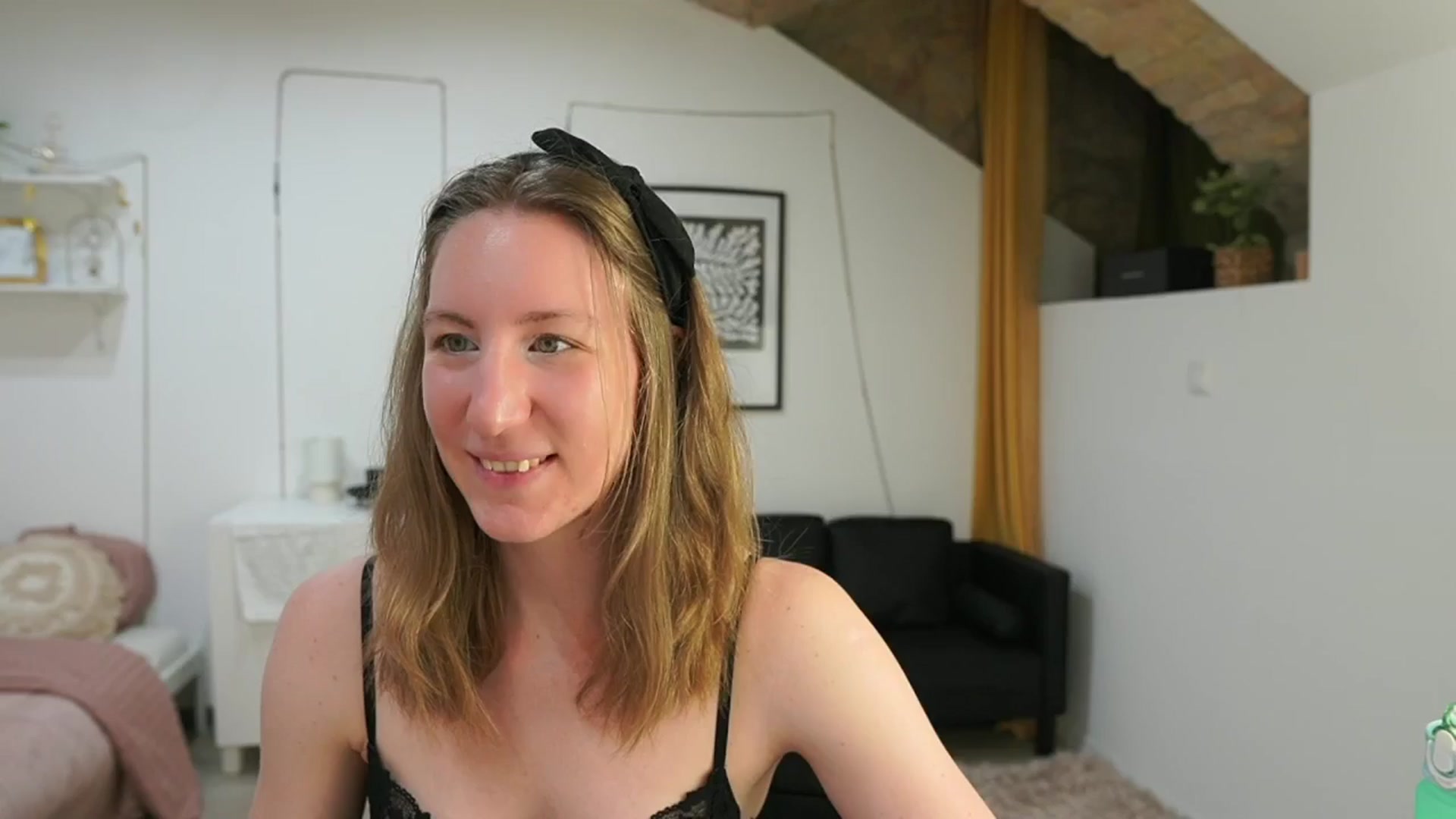 Gallery image thumbnail from Samantha_Snt's myfreecams stream on, 06/01/2024, 13:03 image 9 of 20