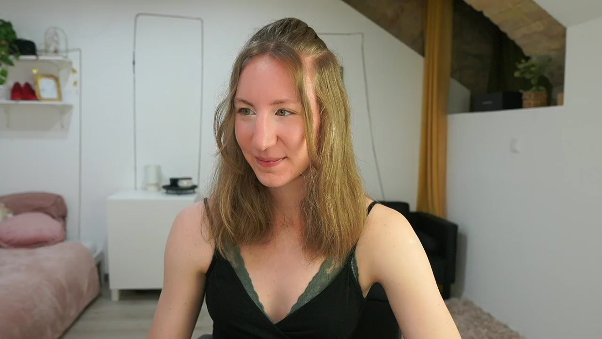 Gallery image thumbnail from Samantha_Snt's myfreecams stream on, 06/05/2024, 08:44 image 11 of 20
