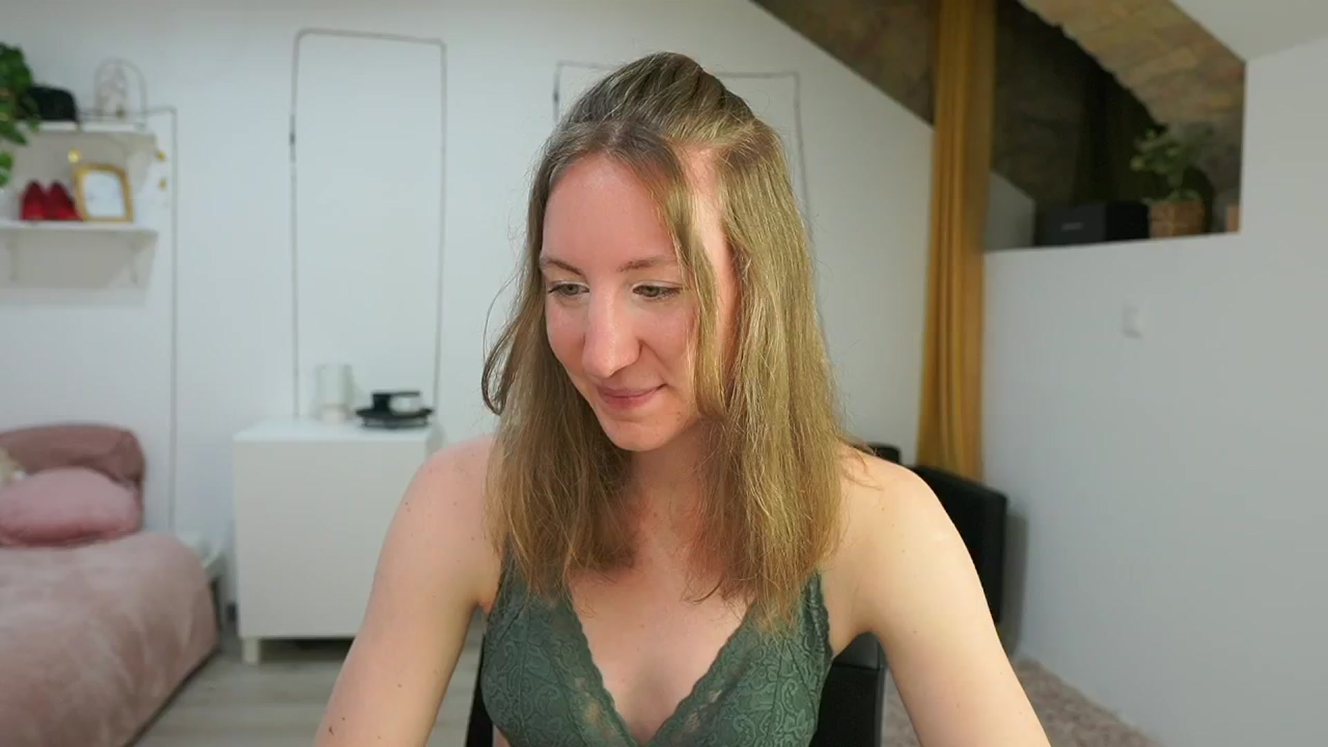 Gallery image thumbnail from Samantha_Snt's myfreecams stream on, 06/05/2024, 11:16 image 11 of 20