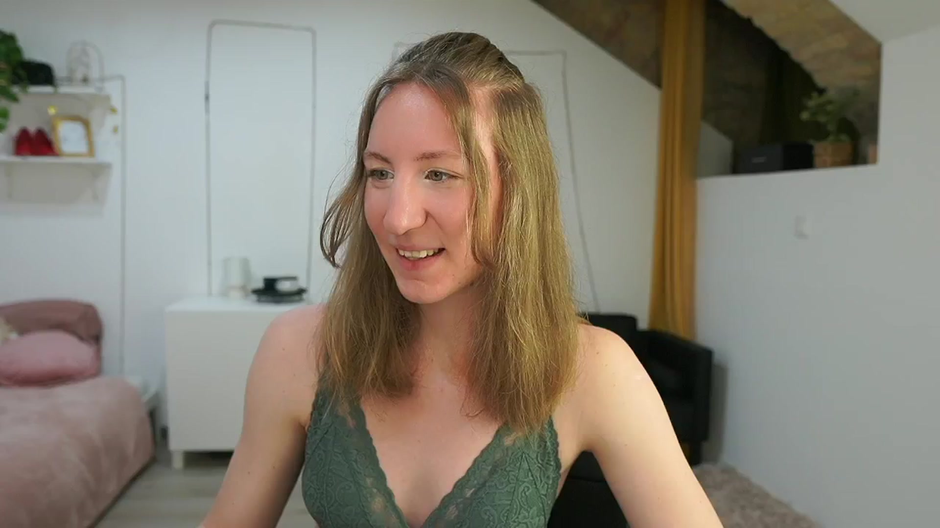 Gallery image thumbnail from Samantha_Snt's myfreecams stream on, 06/05/2024, 11:16 image 14 of 20