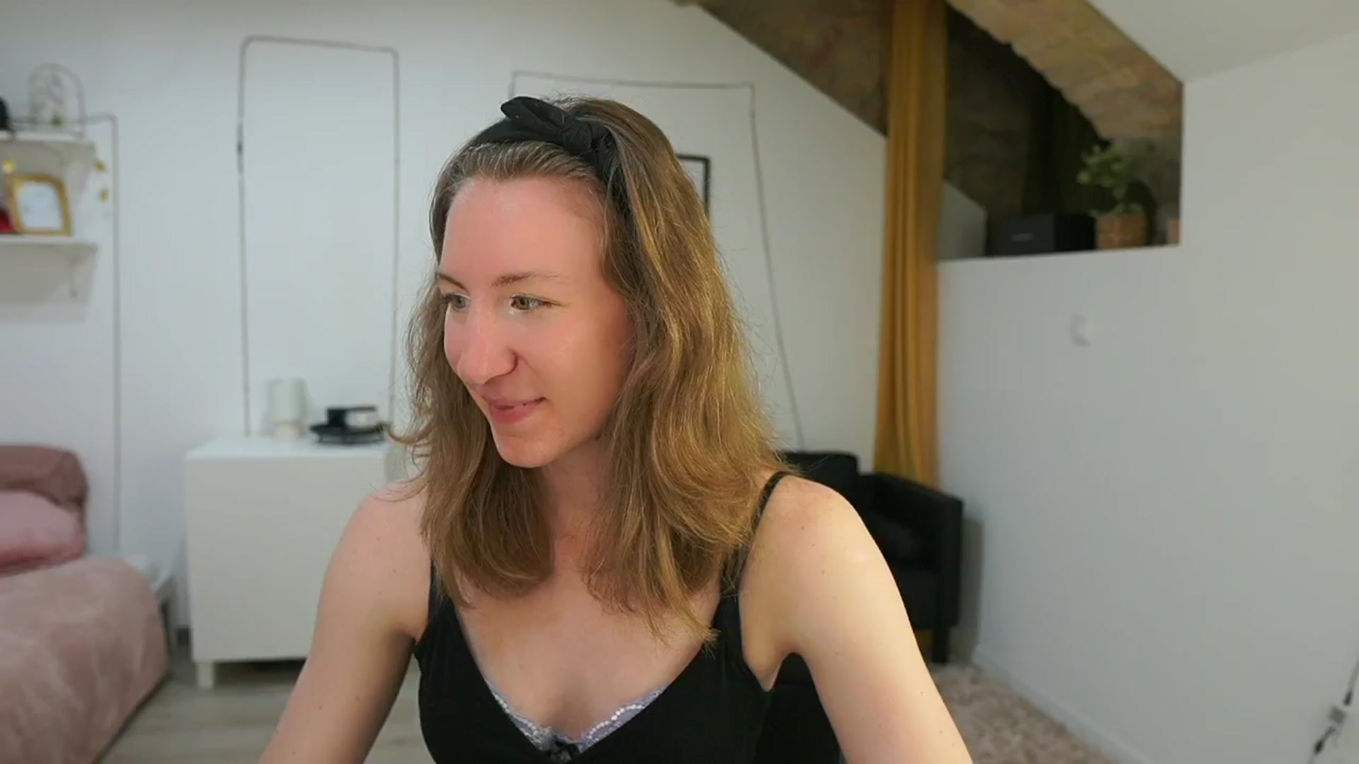 Gallery image thumbnail from Samantha_Snt's myfreecams stream on, 06/06/2024, 13:02 image 3 of 20