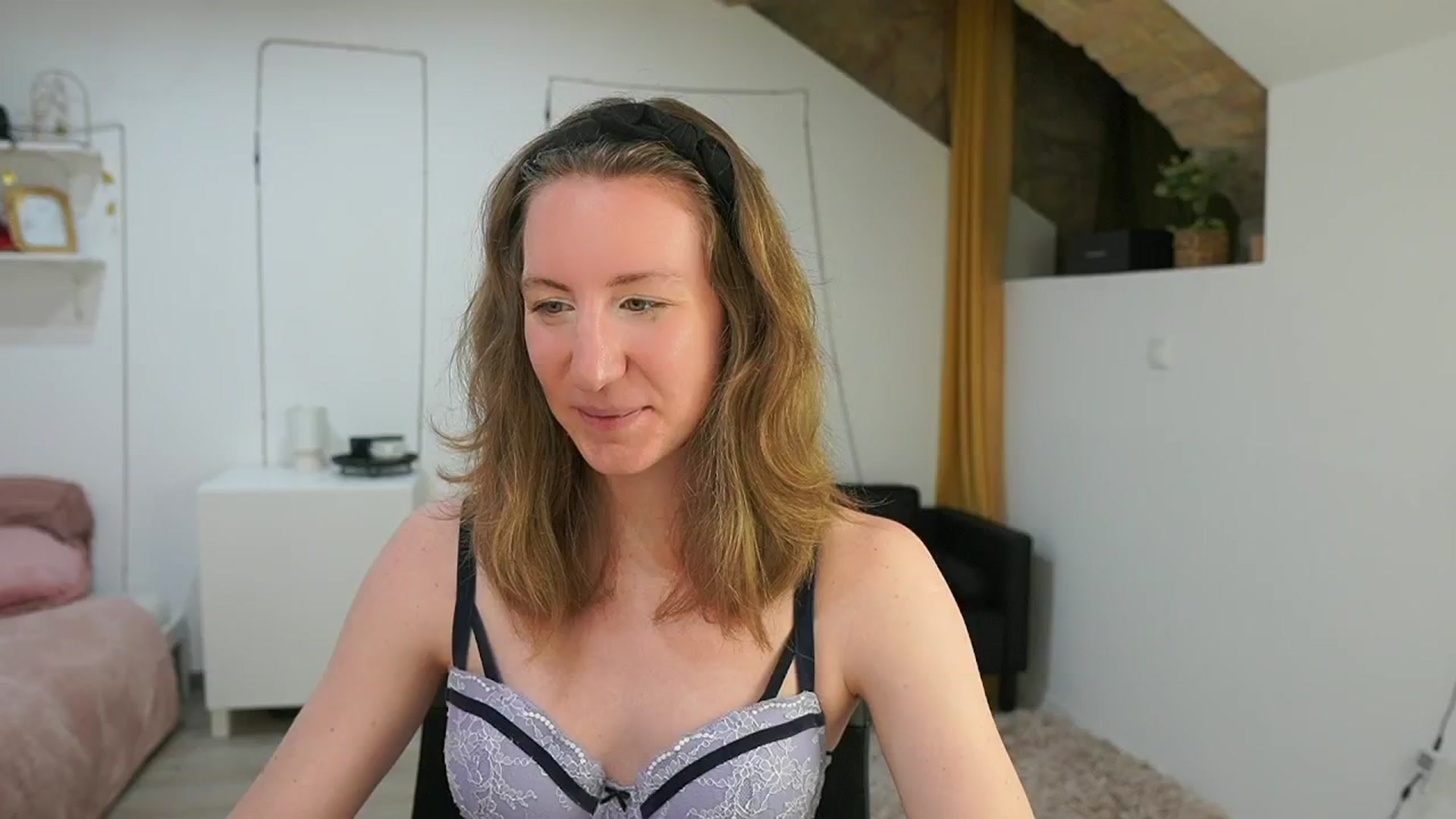 Gallery image thumbnail from Samantha_Snt's myfreecams stream on, 06/06/2024, 13:02 image 16 of 20