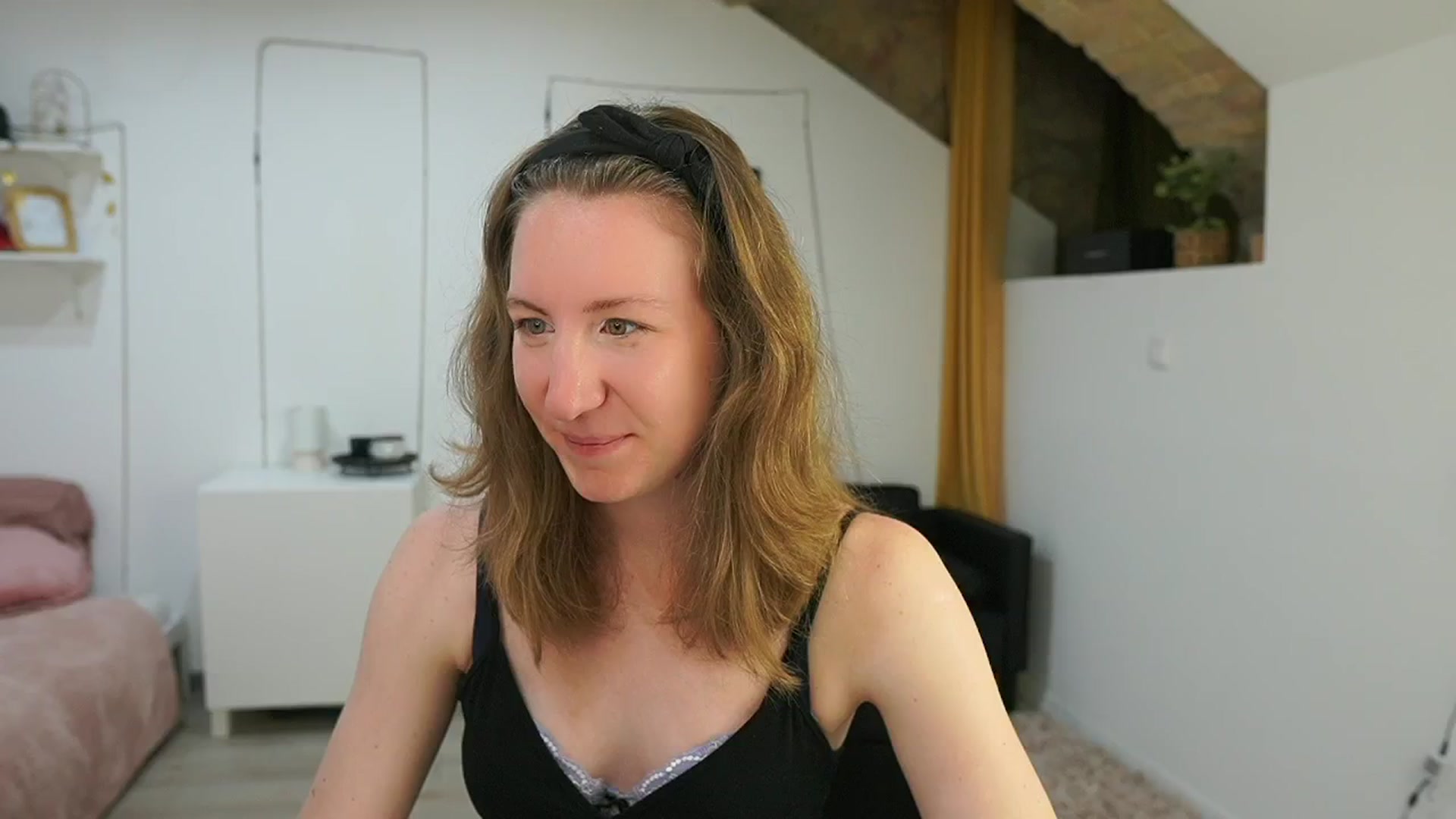 Gallery image thumbnail from Samantha_Snt's myfreecams stream on, 06/06/2024, 13:02 image 7 of 20