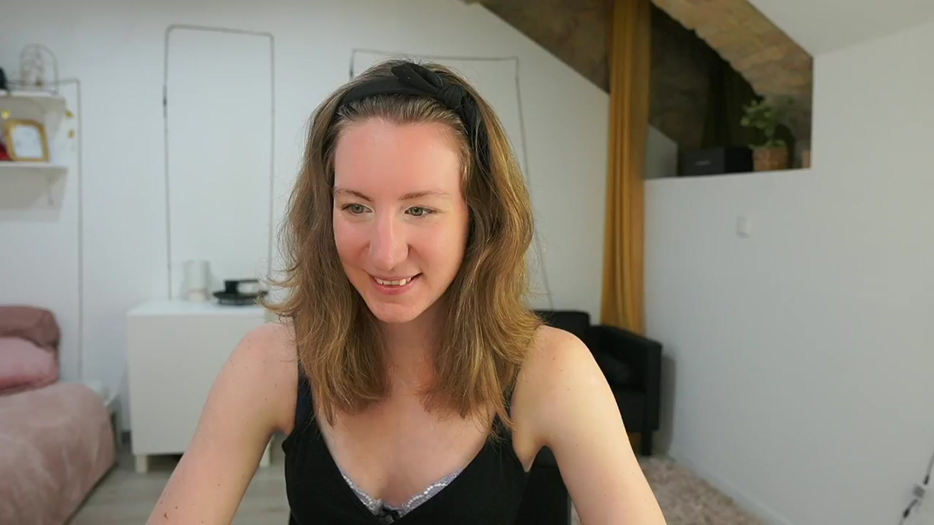 Gallery image thumbnail from Samantha_Snt's myfreecams stream on, 06/06/2024, 13:02 image 2 of 20