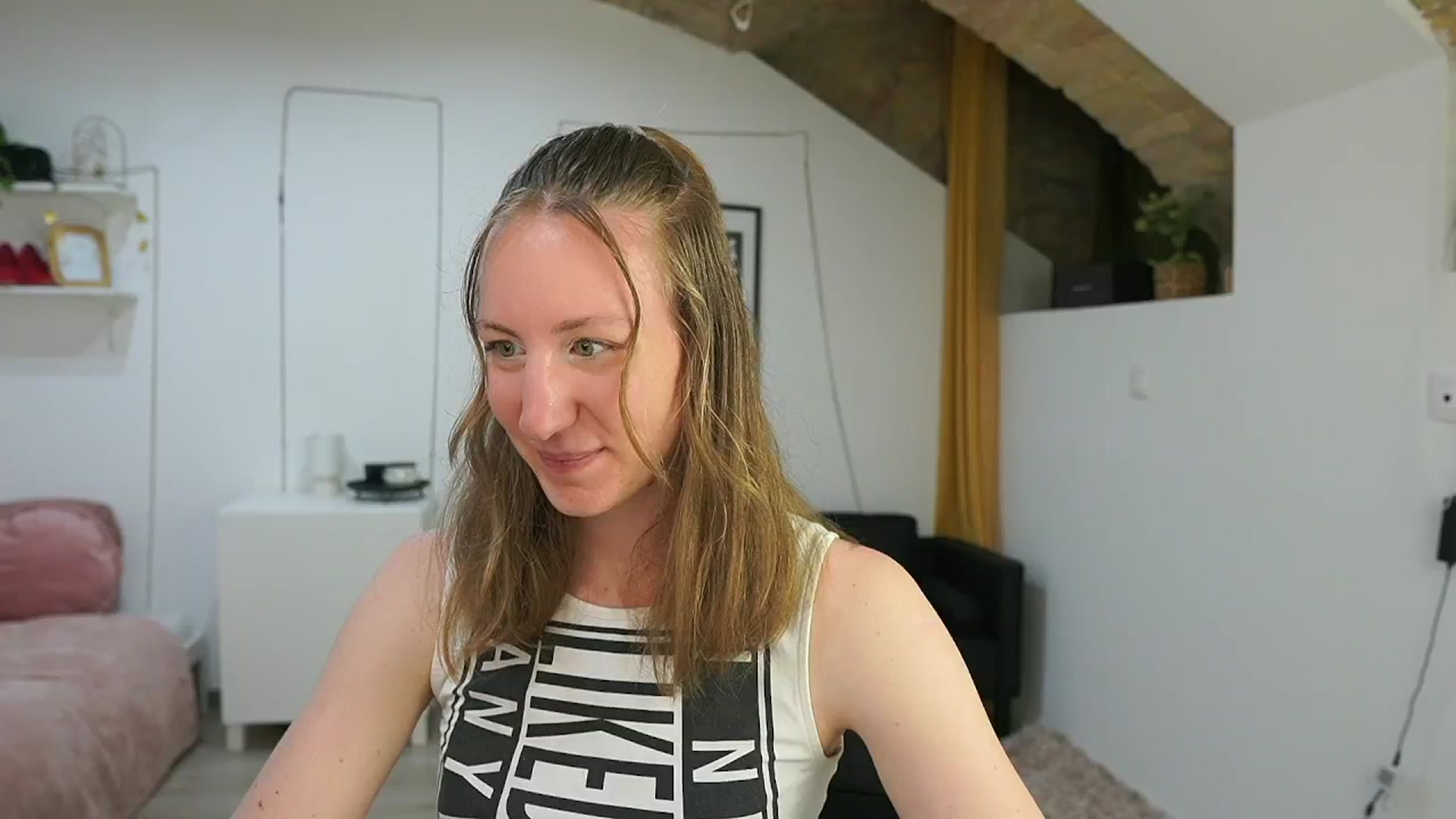 Gallery image thumbnail from Samantha_Snt's myfreecams stream on, 06/09/2024, 13:00 image 18 of 20