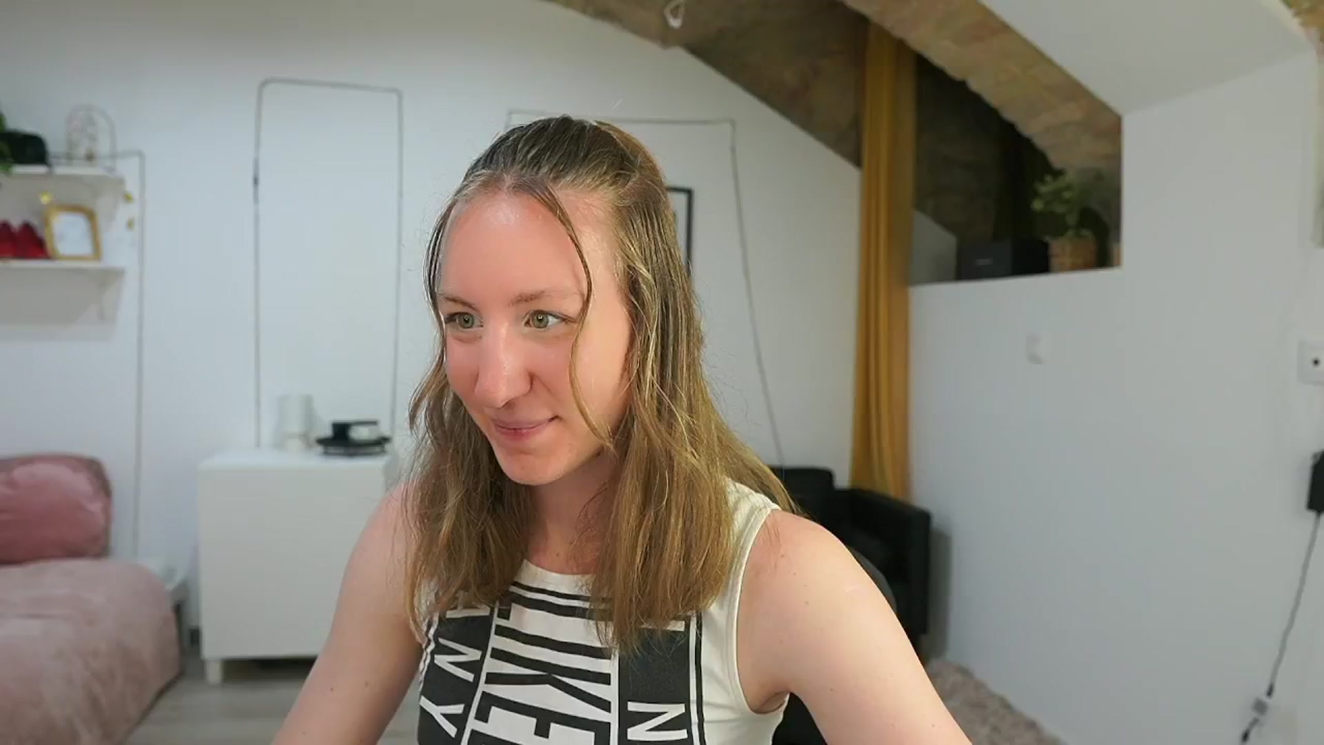 Gallery image thumbnail from Samantha_Snt's myfreecams stream on, 06/09/2024, 13:00 image 19 of 20