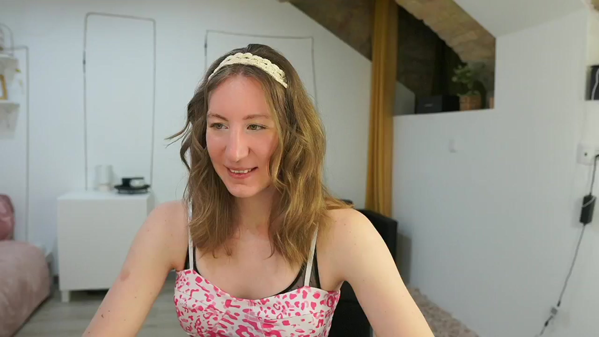 Gallery image thumbnail from Samantha_Snt's myfreecams stream on, 06/13/2024, 11:02 image 3 of 20