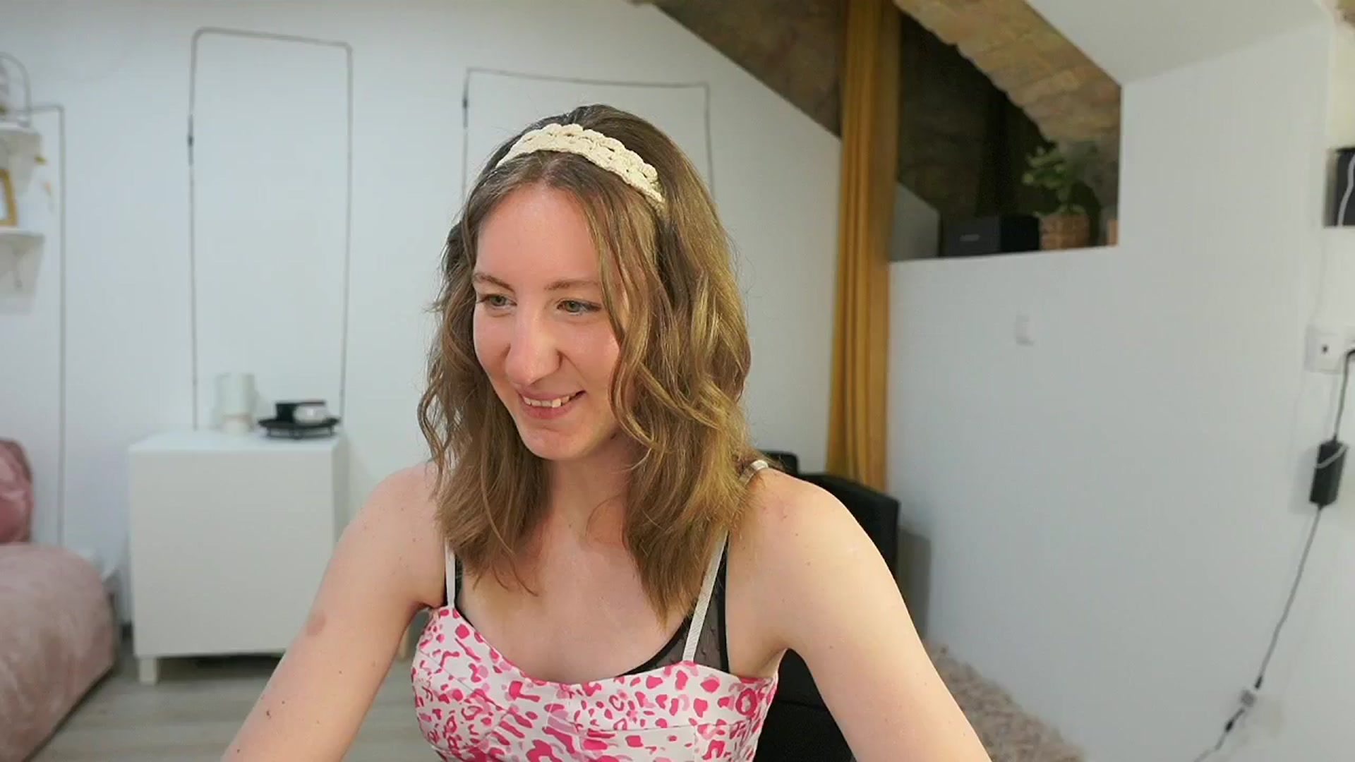 Gallery image thumbnail from Samantha_Snt's myfreecams stream on, 06/13/2024, 11:02 image 17 of 20