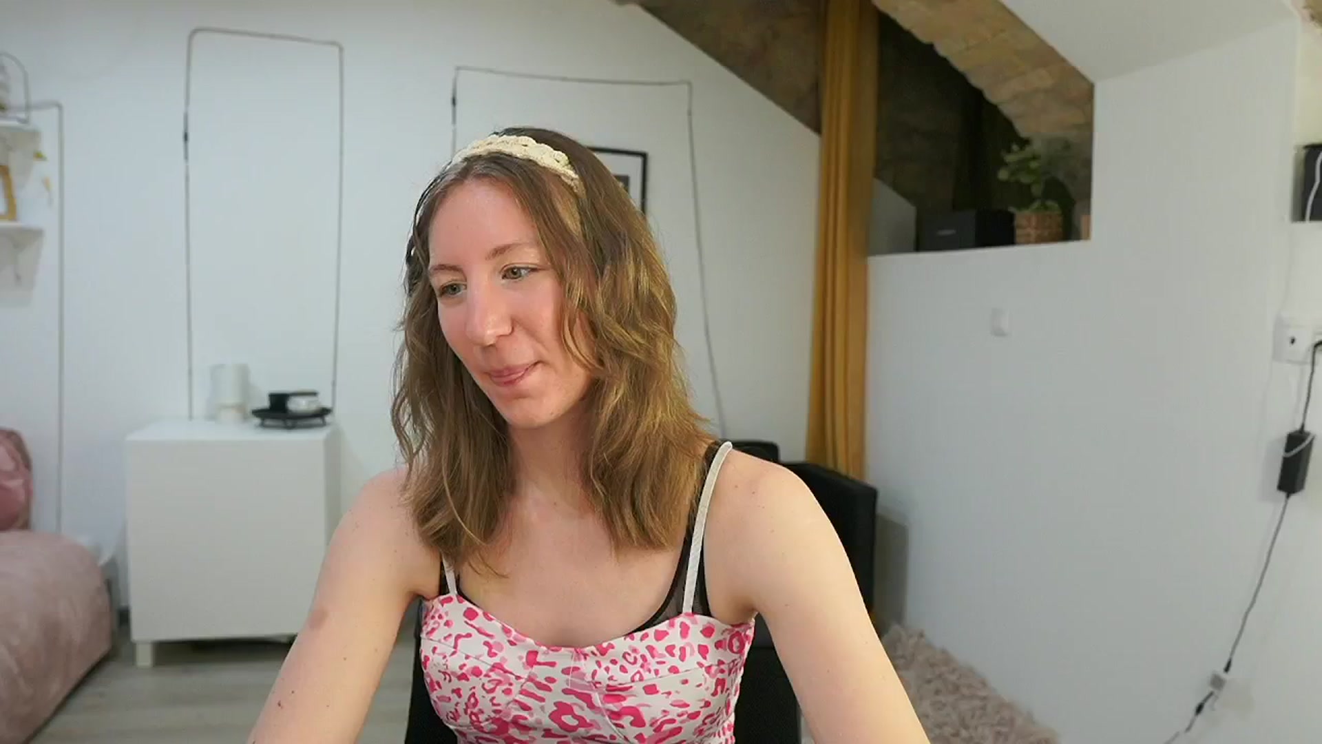 Gallery image thumbnail from Samantha_Snt's myfreecams stream on, 06/13/2024, 11:02 image 16 of 20