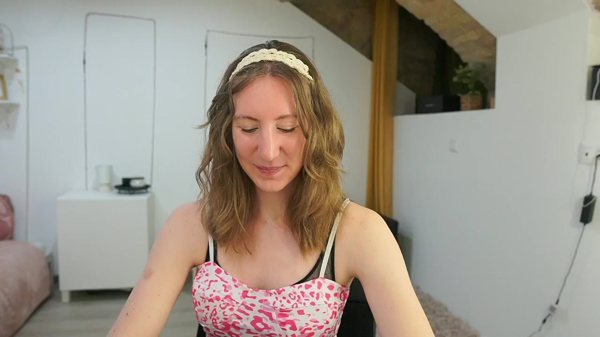 Gallery image thumbnail from Samantha_Snt's myfreecams stream on, 06/13/2024, 11:02 image 13 of 20