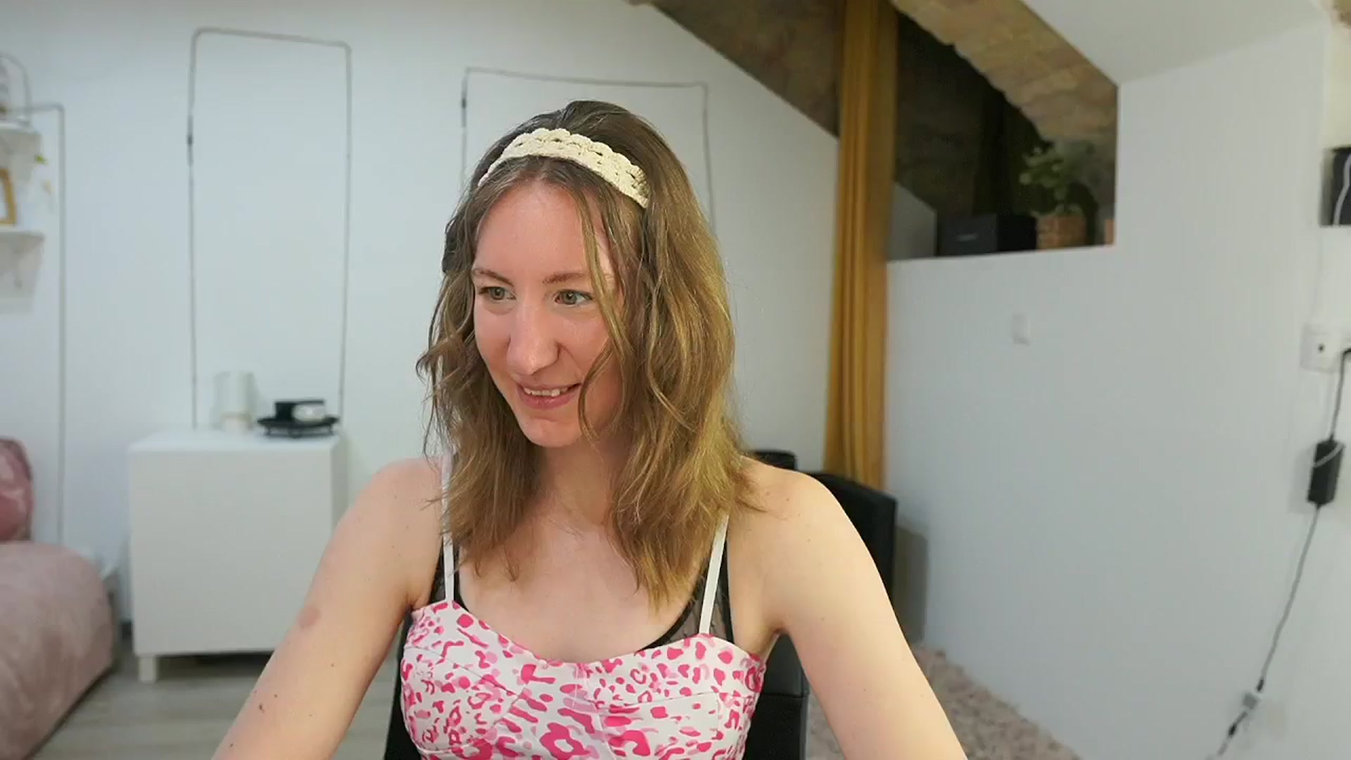 Gallery image thumbnail from Samantha_Snt's myfreecams stream on, 06/13/2024, 11:02 image 6 of 20