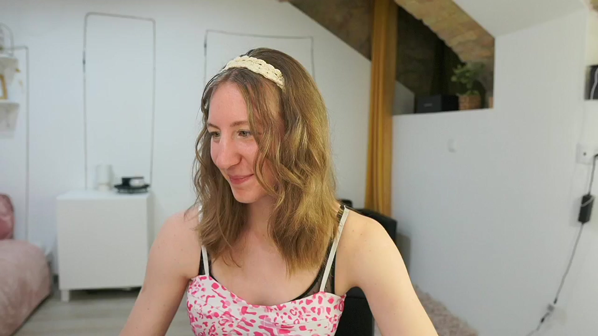 Gallery image thumbnail from Samantha_Snt's myfreecams stream on, 06/13/2024, 11:02 image 15 of 20