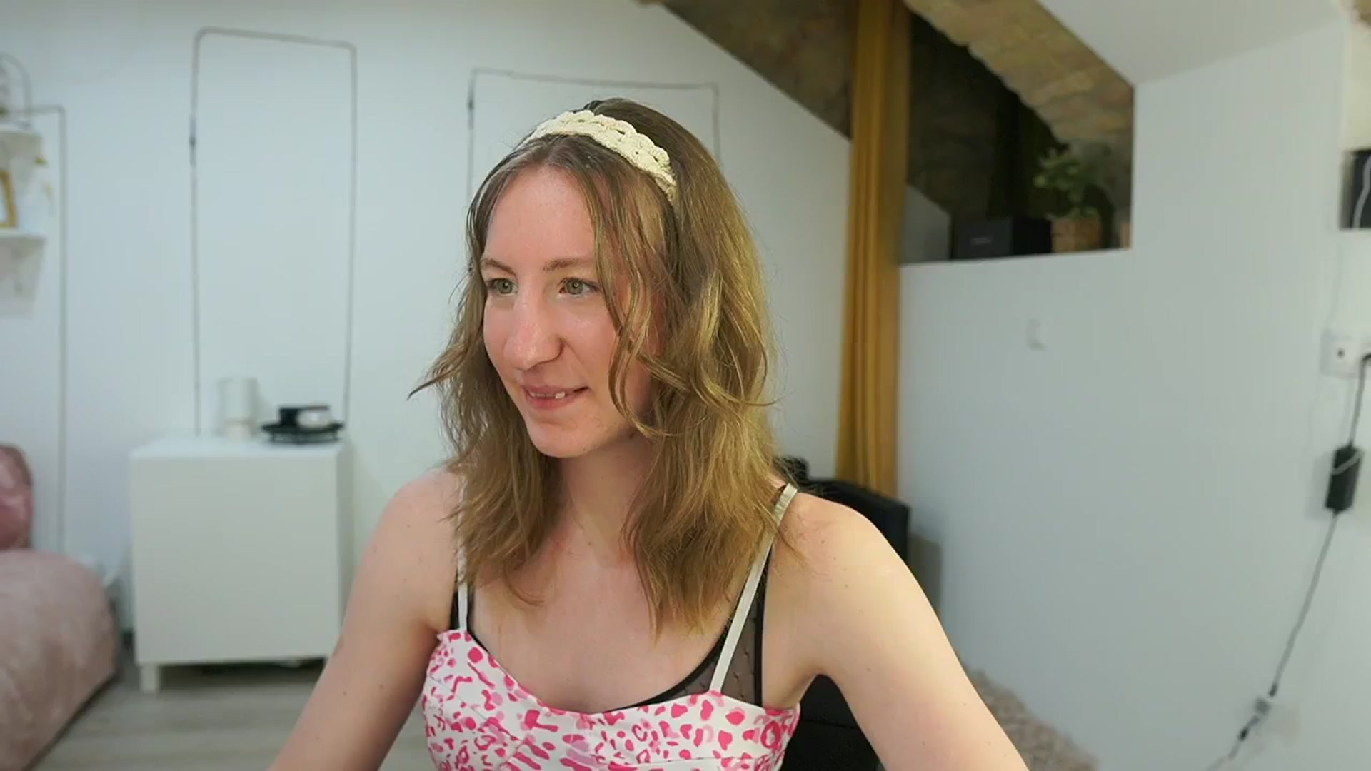 Gallery image thumbnail from Samantha_Snt's myfreecams stream on, 06/13/2024, 11:48 image 15 of 20