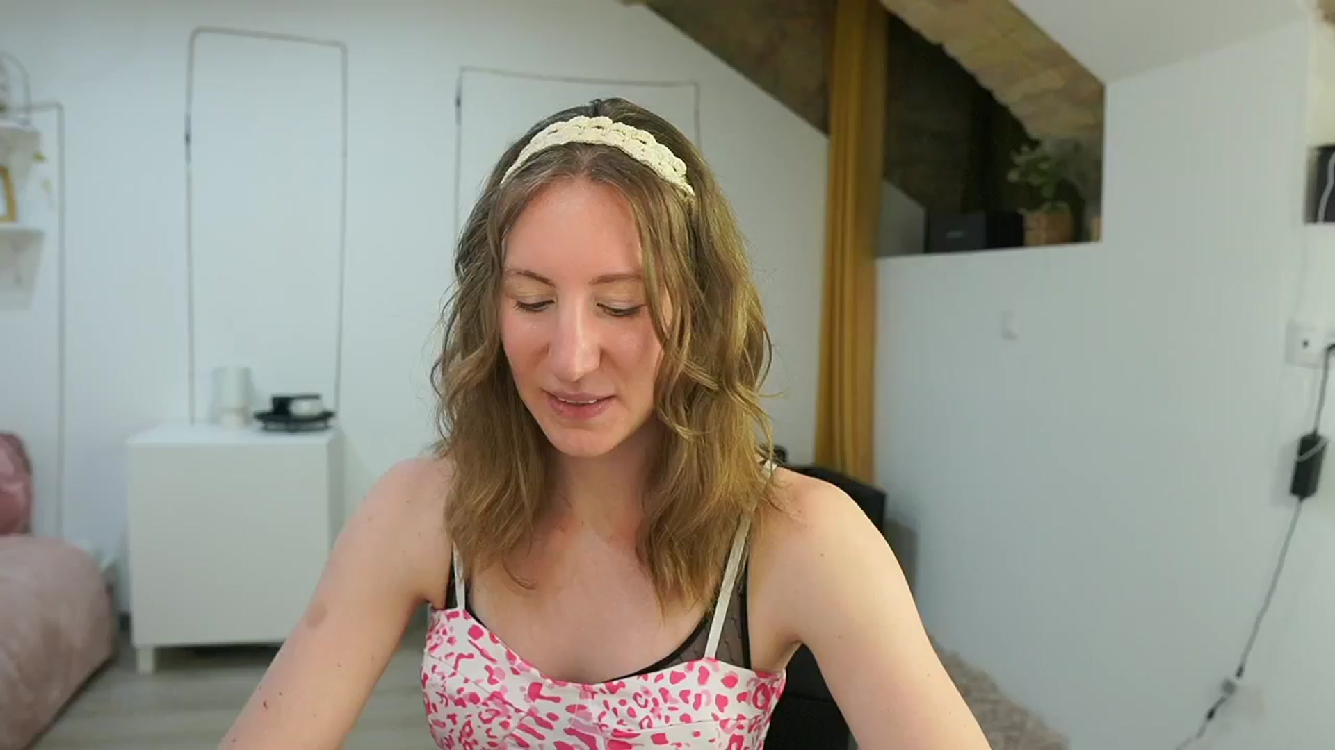 Gallery image thumbnail from Samantha_Snt's myfreecams stream on, 06/13/2024, 11:48 image 14 of 20
