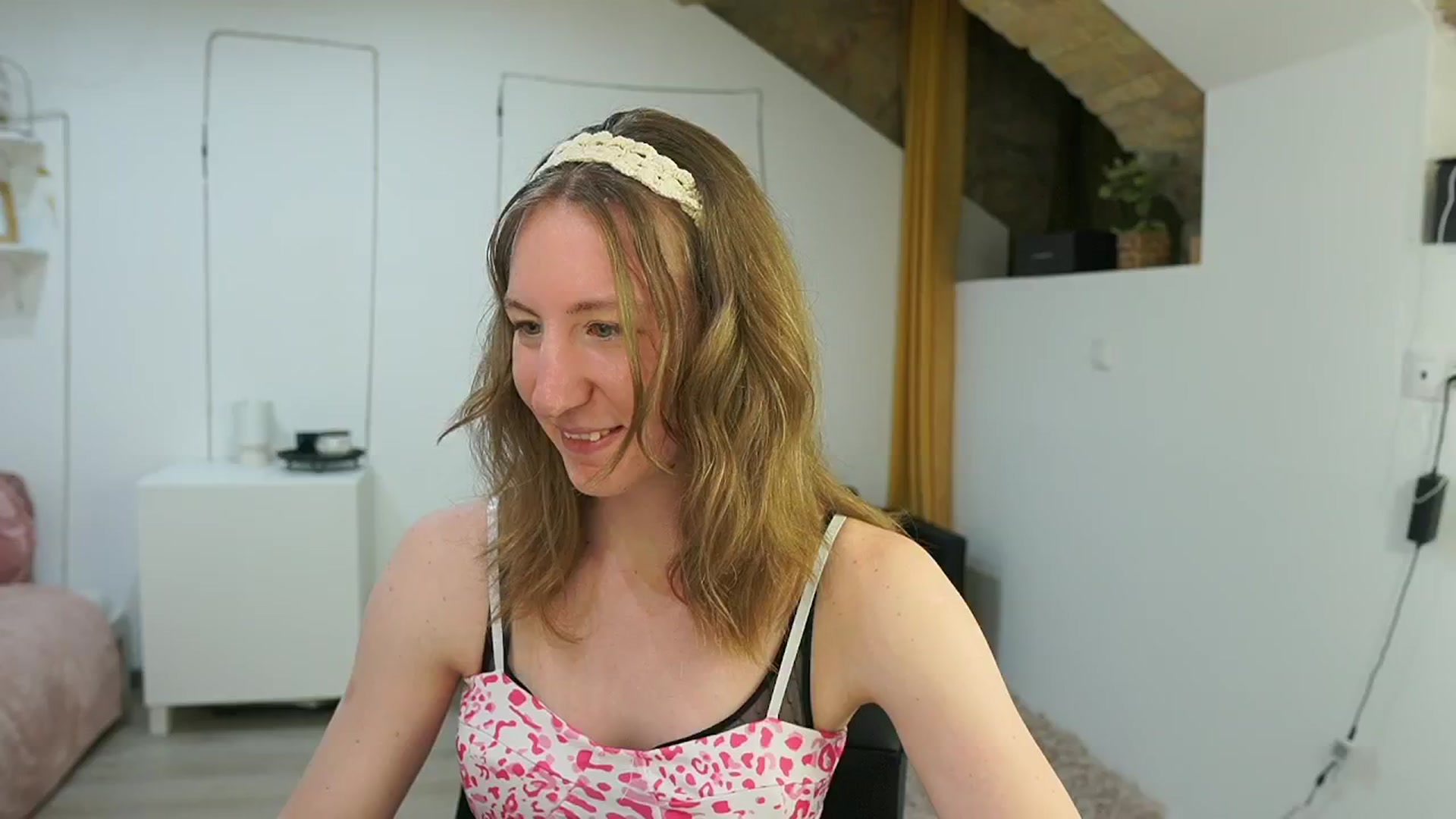 Gallery image thumbnail from Samantha_Snt's myfreecams stream on, 06/13/2024, 11:48 image 3 of 20