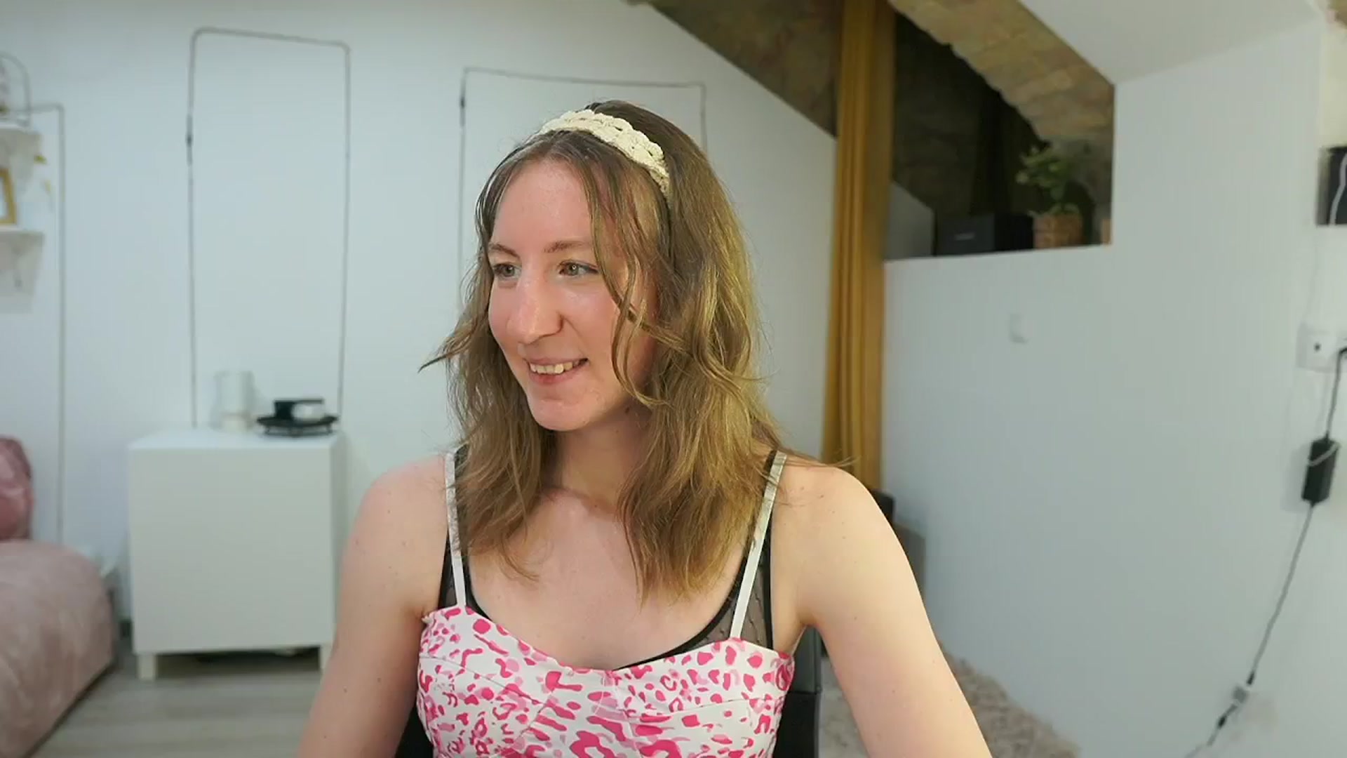Gallery image thumbnail from Samantha_Snt's myfreecams stream on, 06/13/2024, 11:48 image 9 of 20