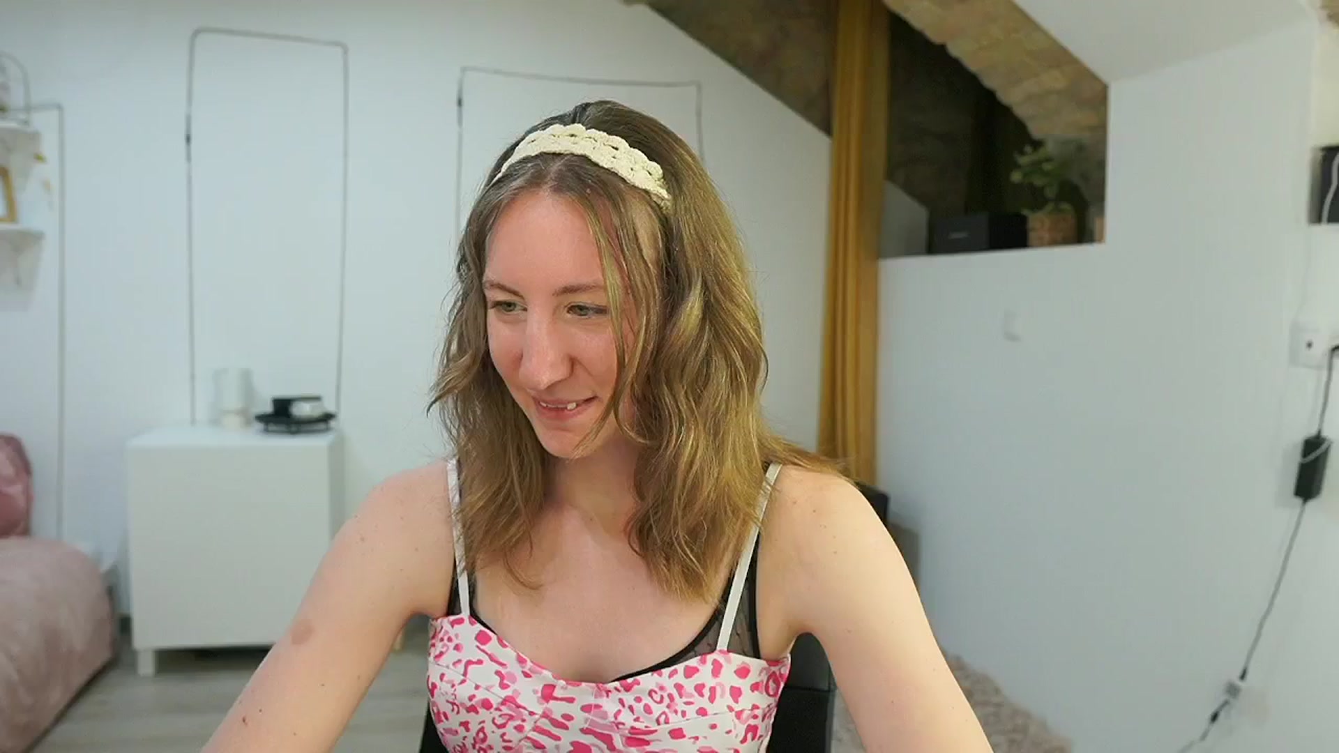 Gallery image thumbnail from Samantha_Snt's myfreecams stream on, 06/13/2024, 11:48 image 4 of 20