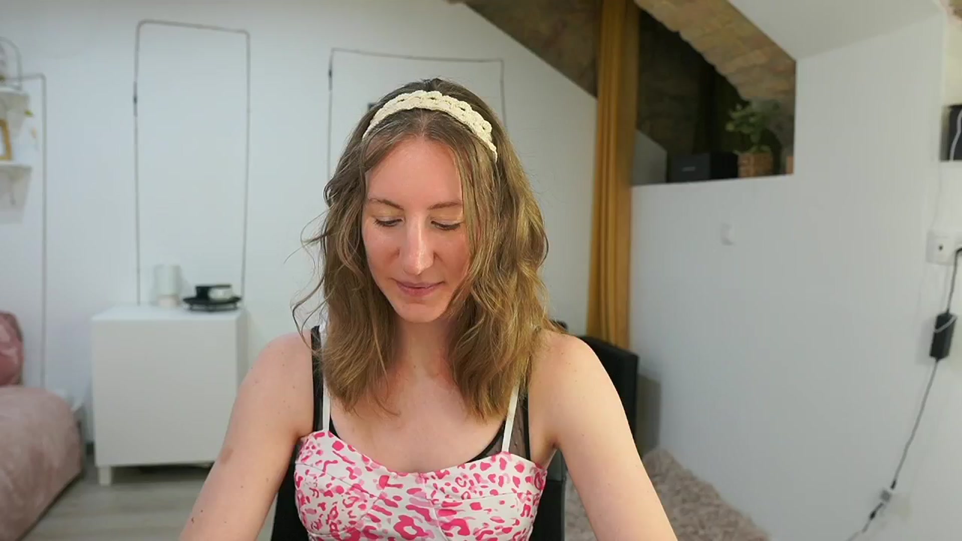 Gallery image thumbnail from Samantha_Snt's myfreecams stream on, 06/13/2024, 12:58 image 15 of 20