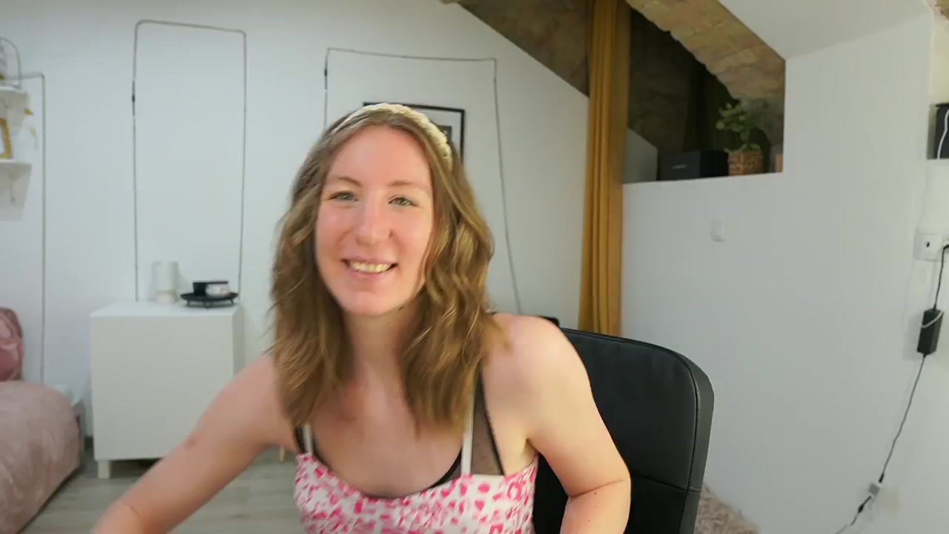 Gallery image thumbnail from Samantha_Snt's myfreecams stream on, 06/13/2024, 12:58 image 10 of 20
