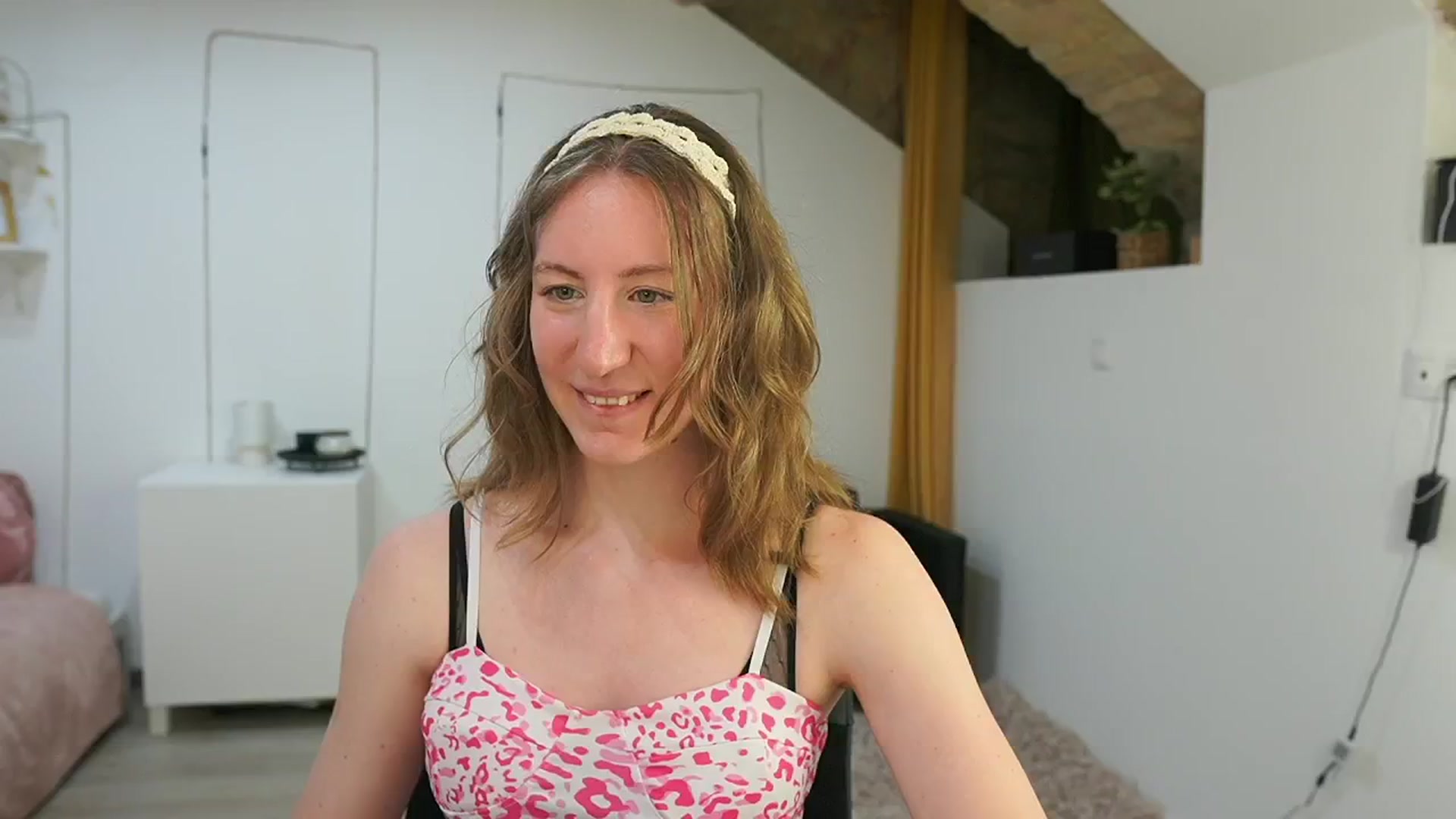Gallery image thumbnail from Samantha_Snt's myfreecams stream on, 06/13/2024, 12:58 image 17 of 20