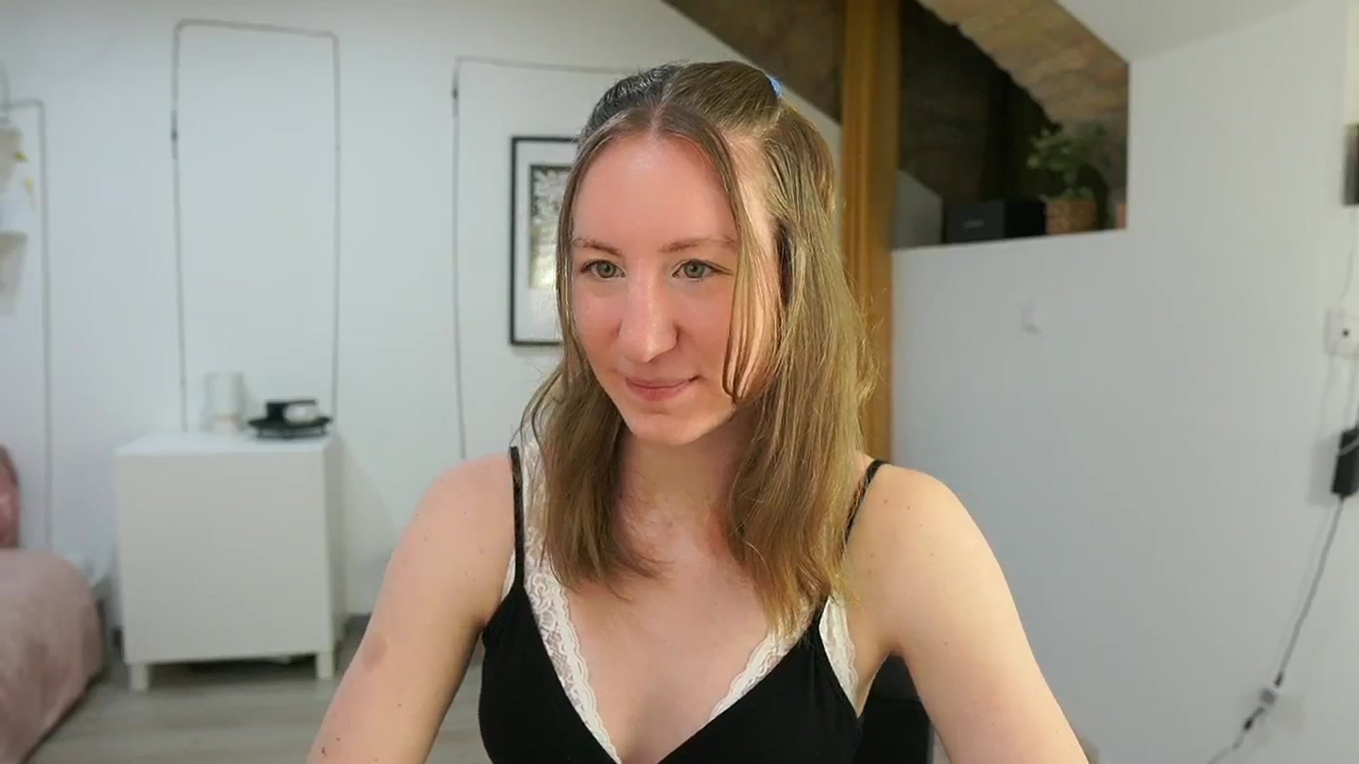 Gallery image thumbnail from Samantha_Snt's myfreecams stream on, 06/14/2024, 09:58 image 5 of 20